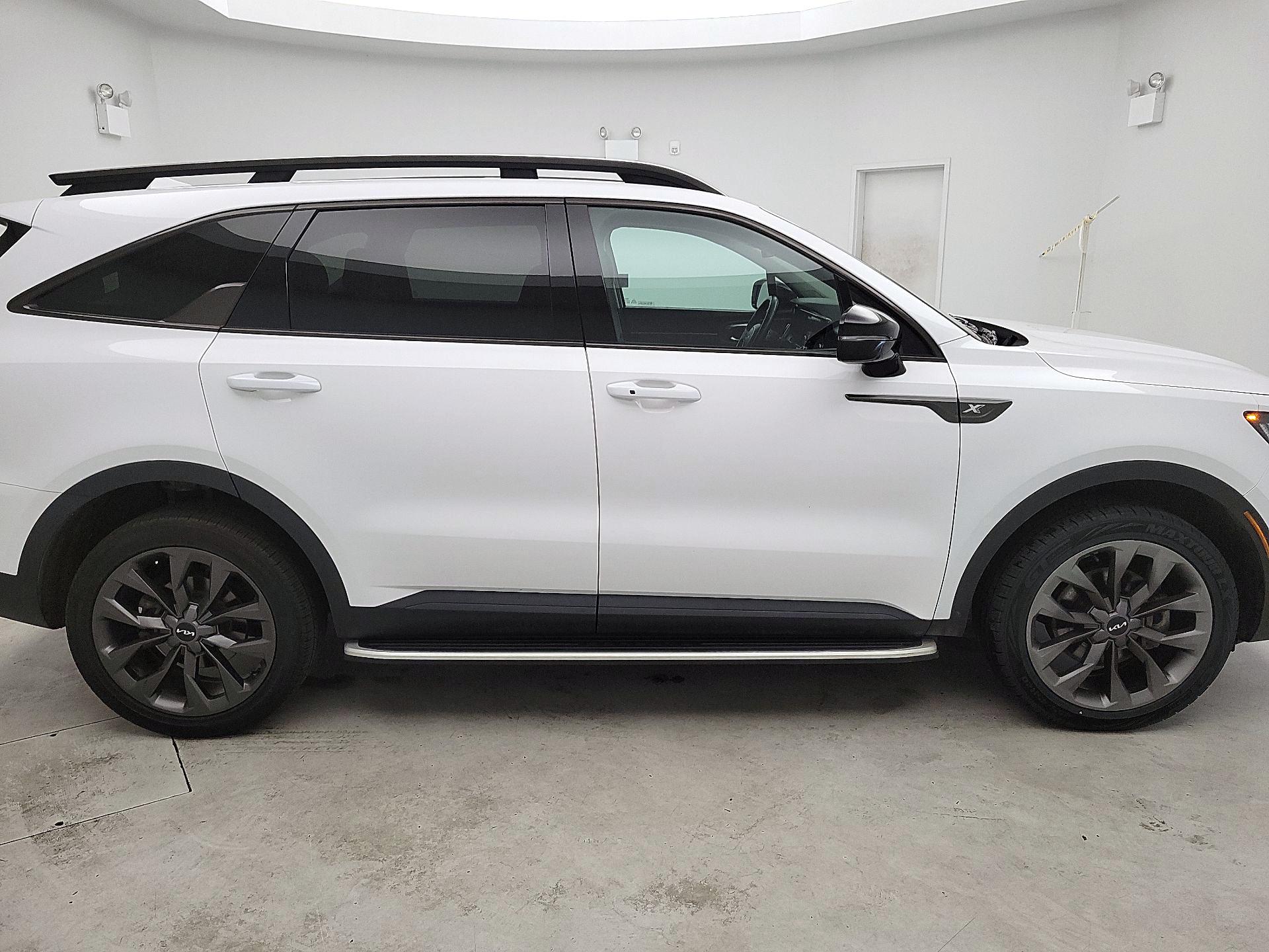 Thumbnail: 2023 Kia Sorento - 4