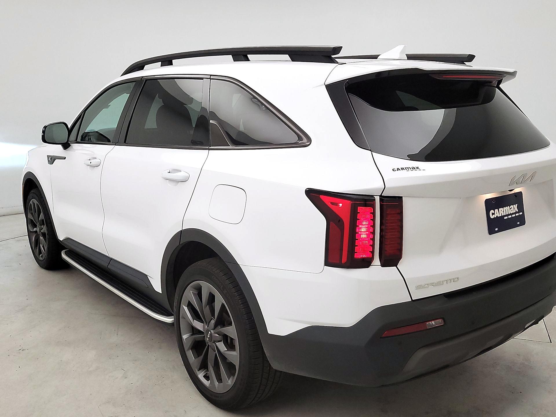 Thumbnail: 2023 Kia Sorento - 7