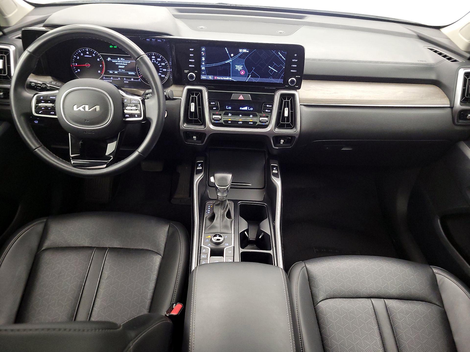 Thumbnail: 2023 Kia Sorento - 8