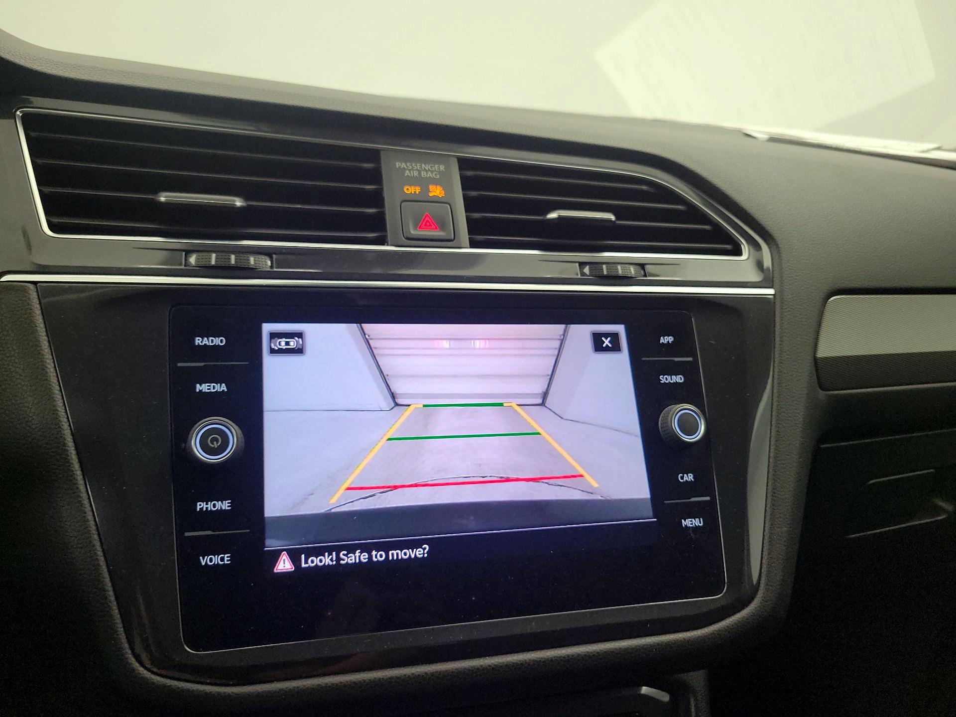 Thumbnail: 2022 Volkswagen Tiguan - 15