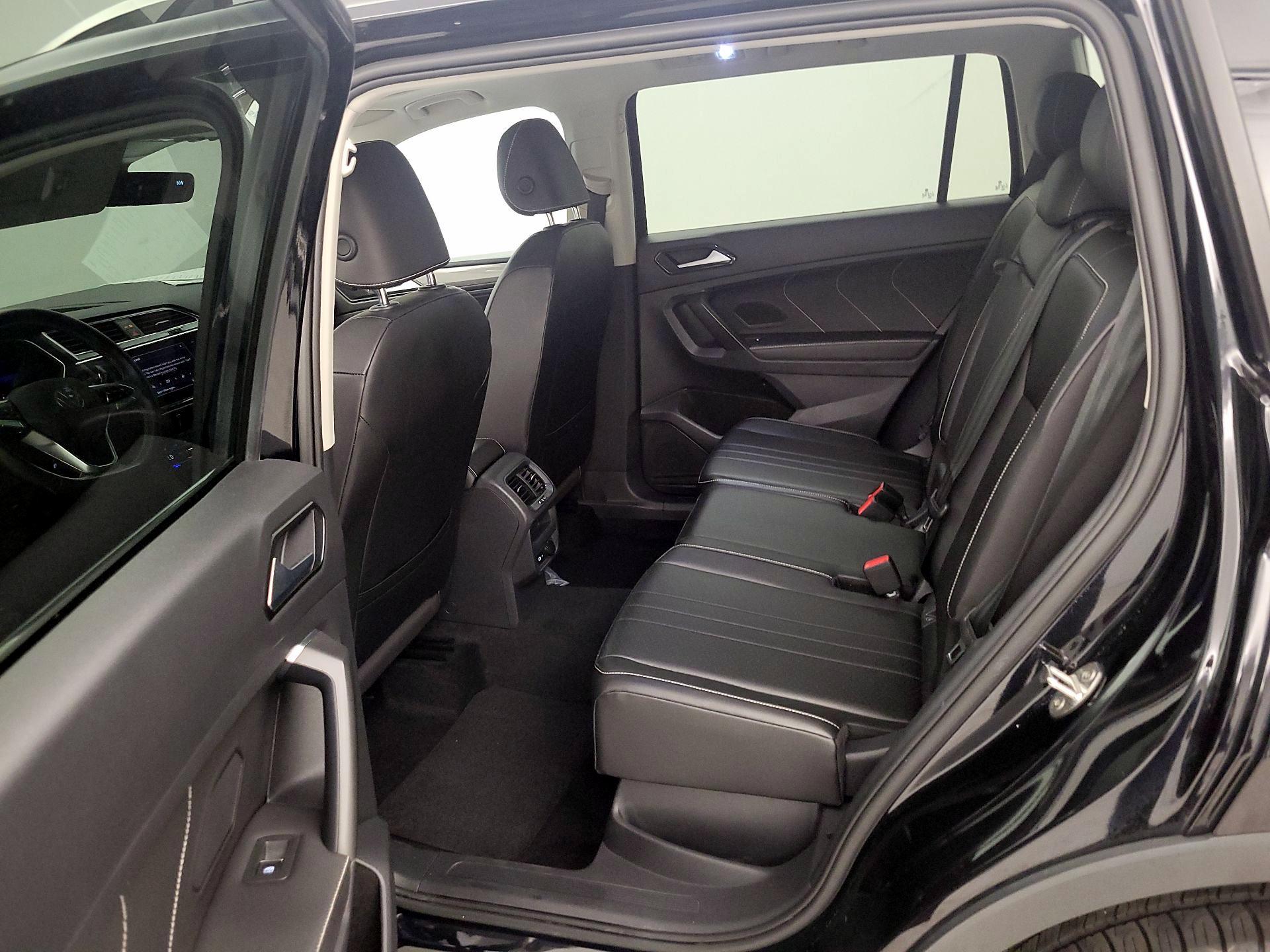 Thumbnail: 2022 Volkswagen Tiguan - 20