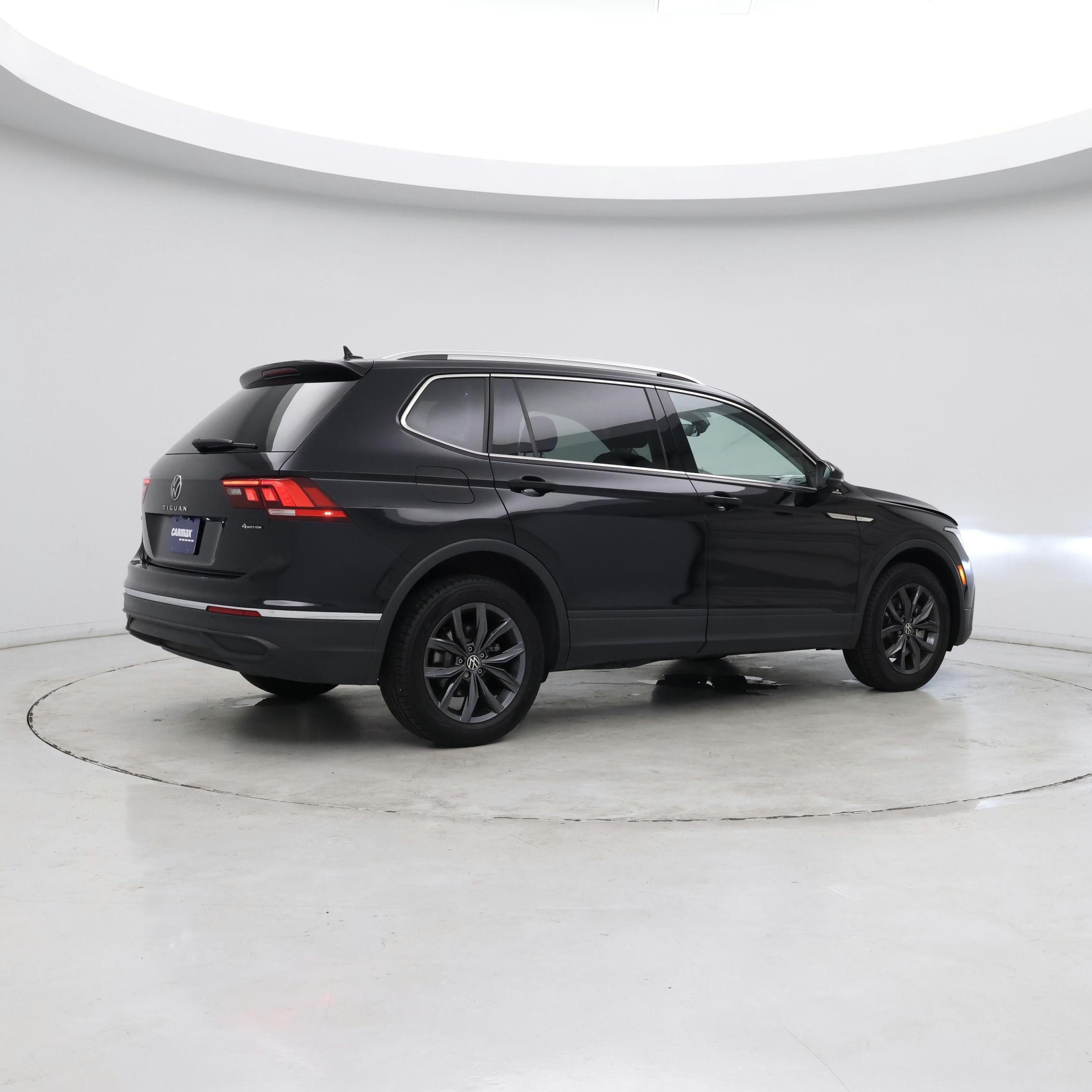 Thumbnail: 2022 Volkswagen Tiguan - 6