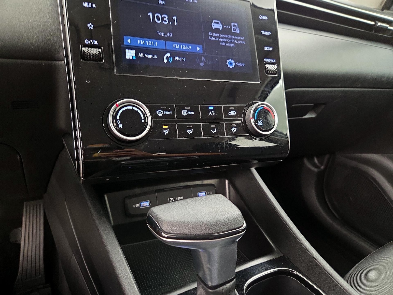 2023 Hyundai Tucson SE - Photo 17