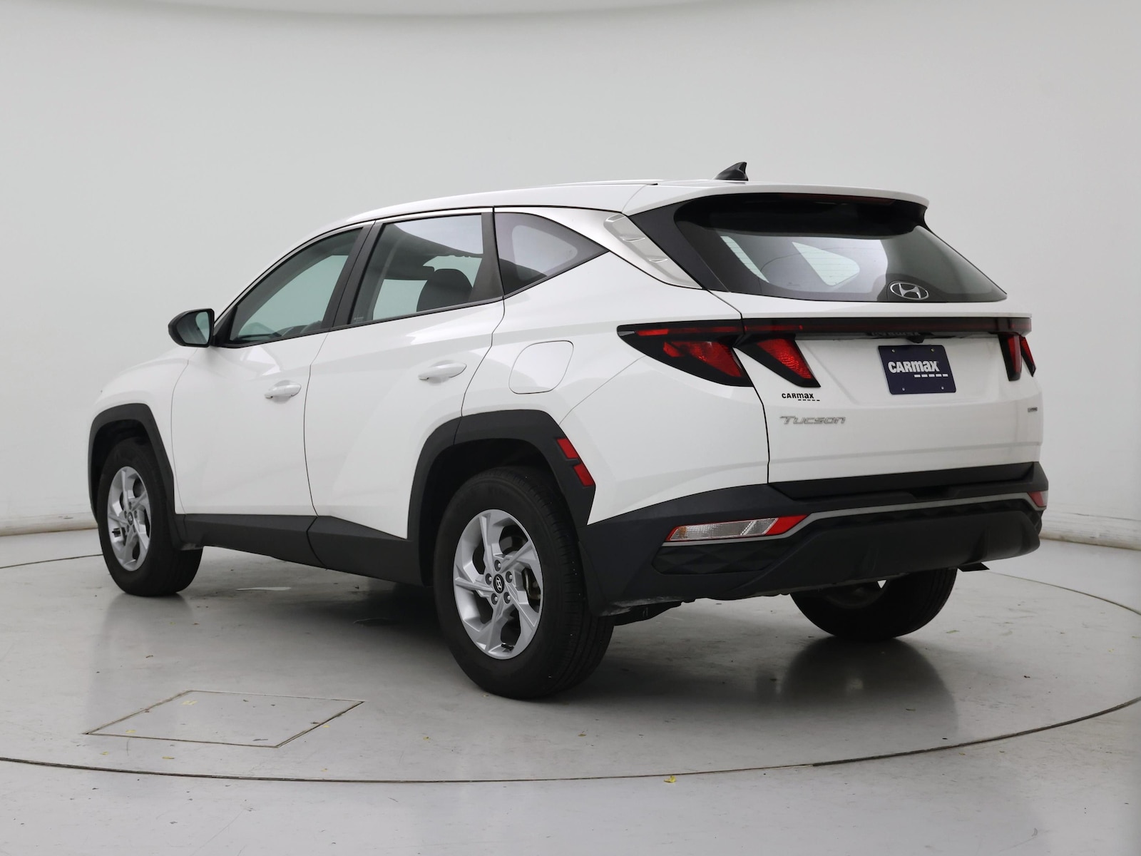 2023 Hyundai Tucson SE - Photo 3