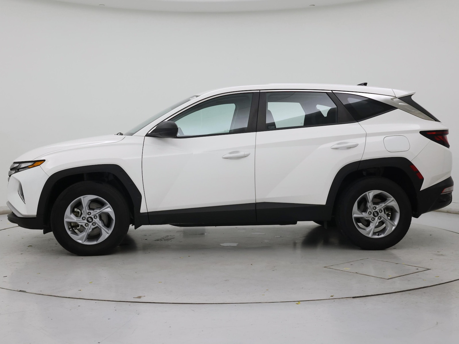 2023 Hyundai Tucson SE - Photo 4