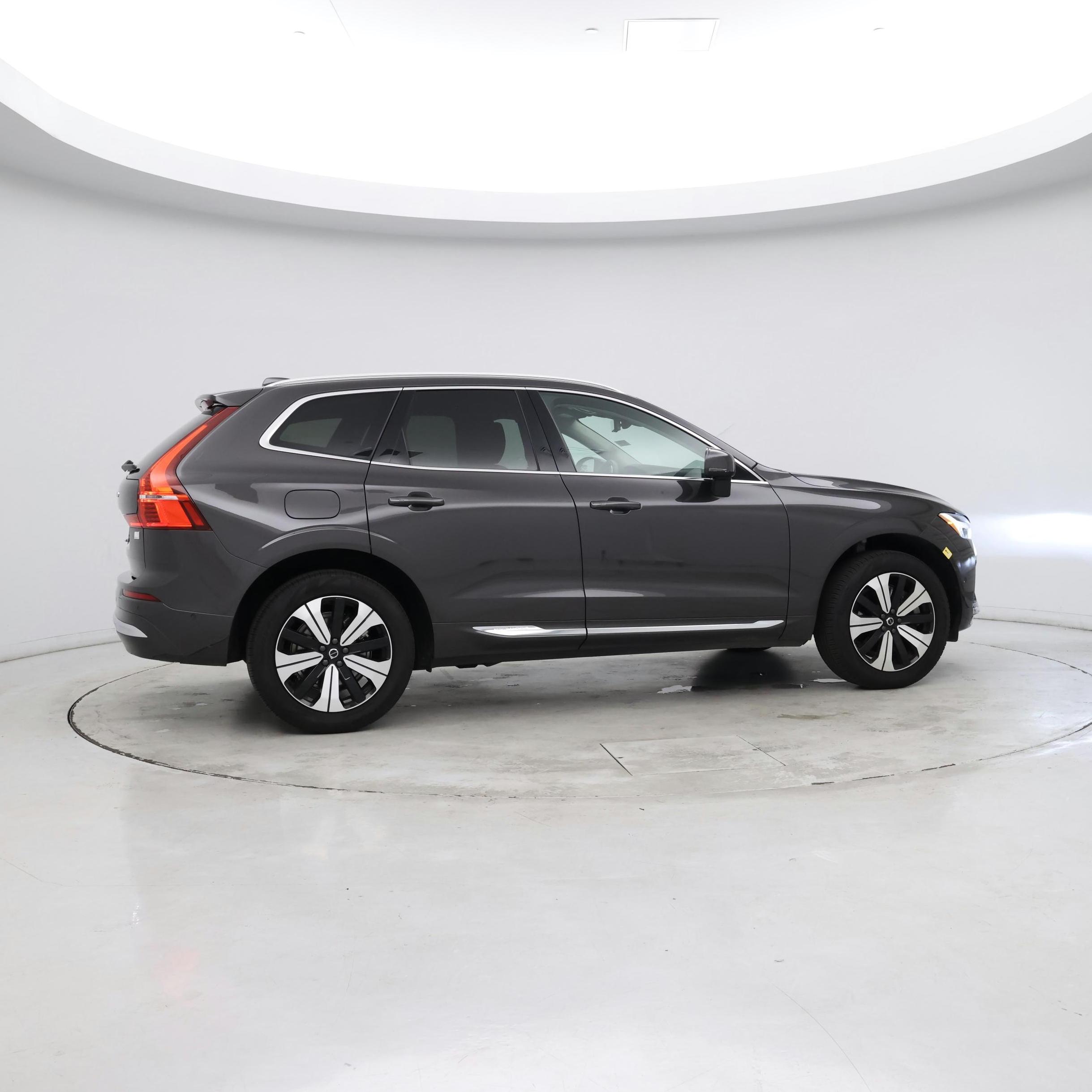 Thumbnail: 2023 Volvo XC60 - 8