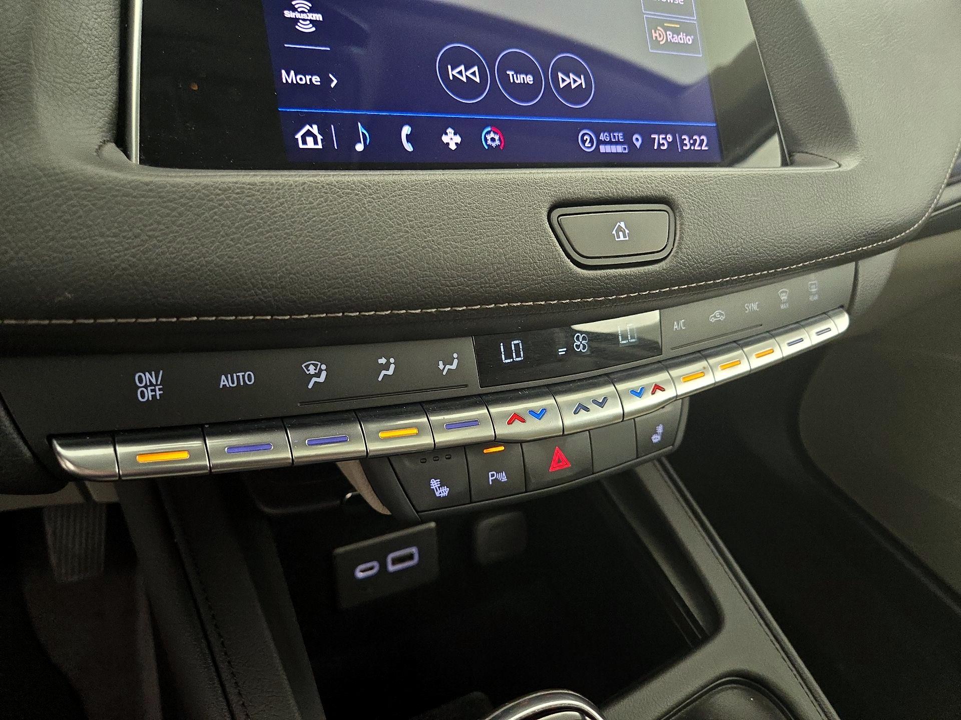 Thumbnail: 2023 Cadillac XT4 - 16