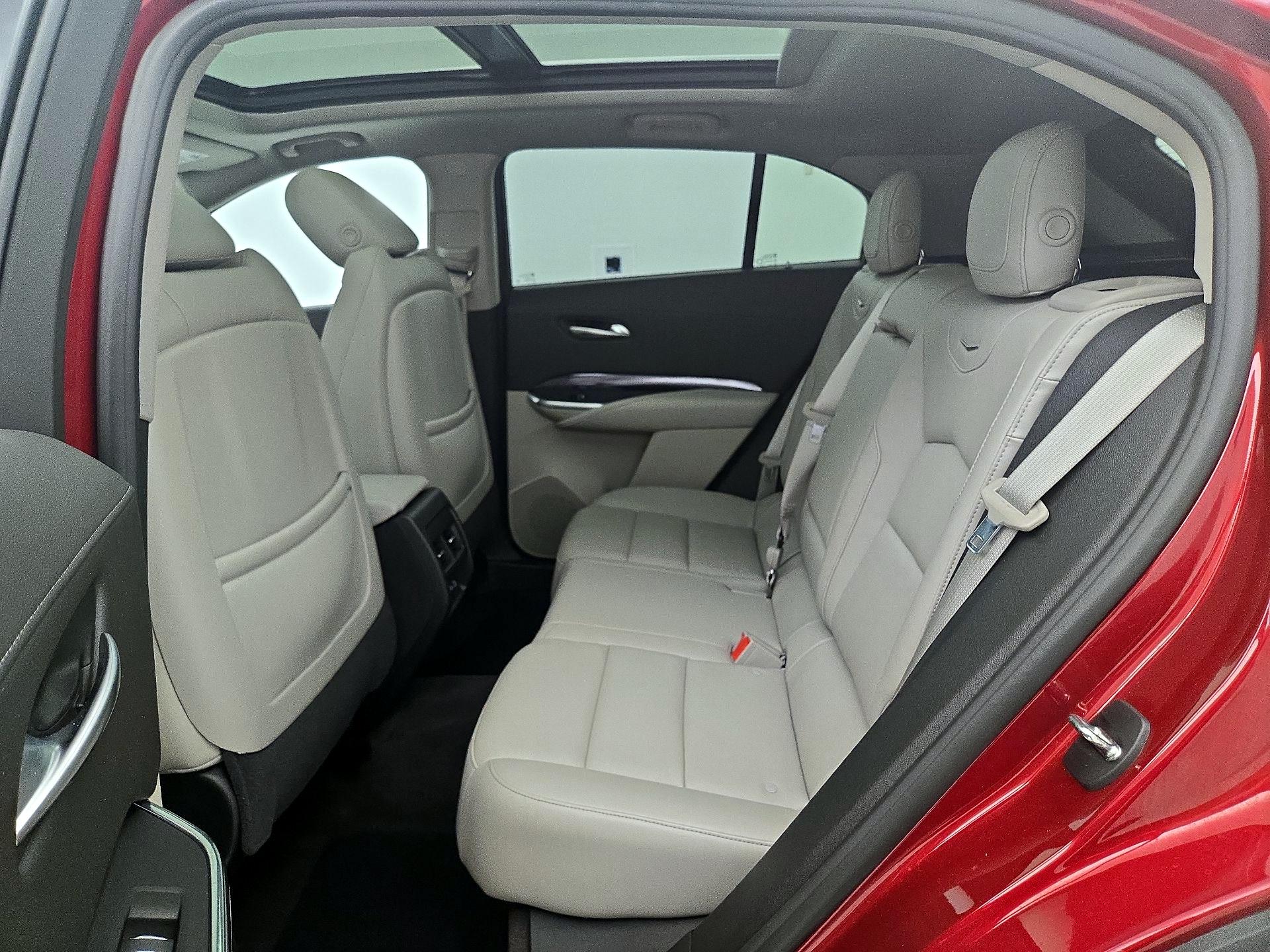 Thumbnail: 2023 Cadillac XT4 - 20