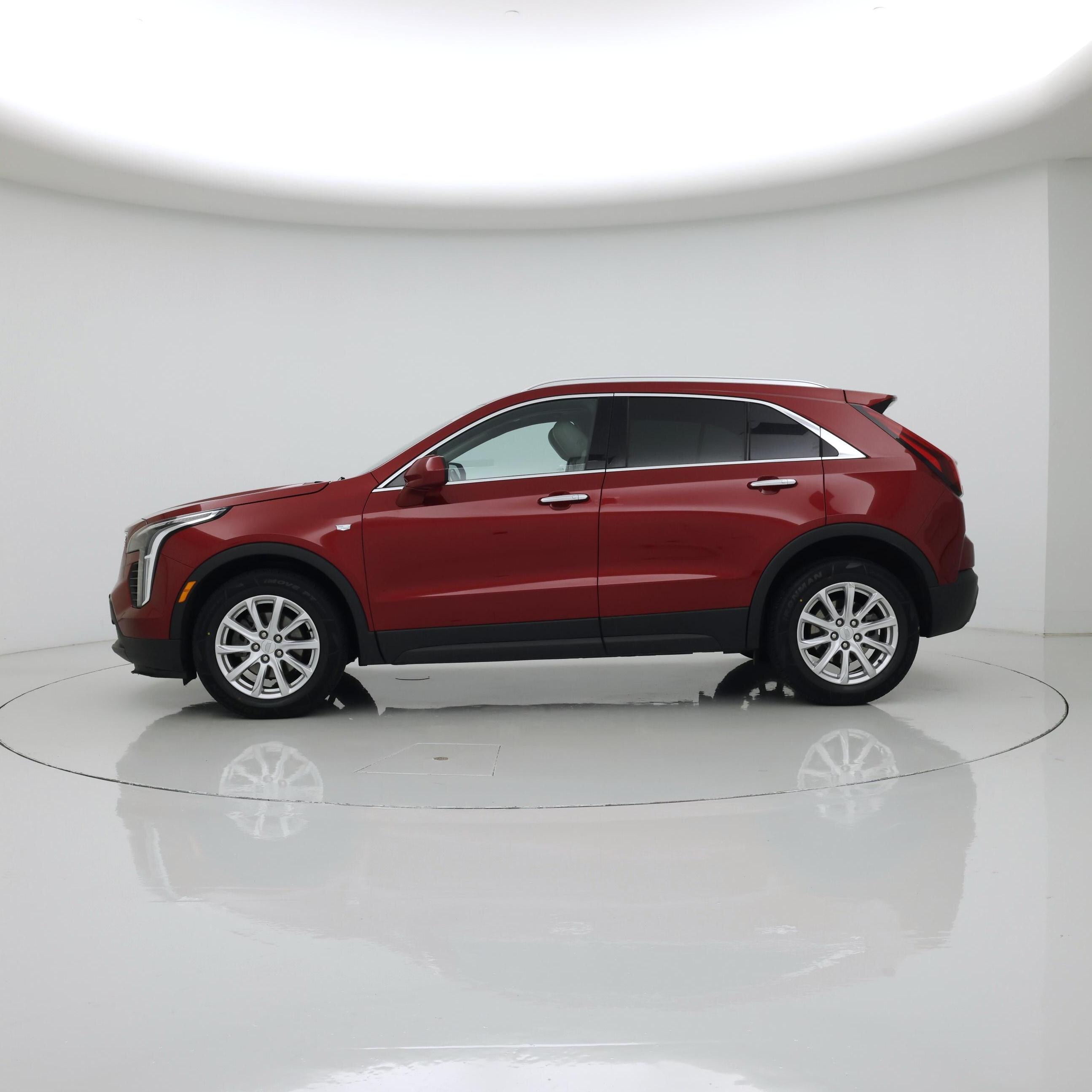 Thumbnail: 2023 Cadillac XT4 - 3