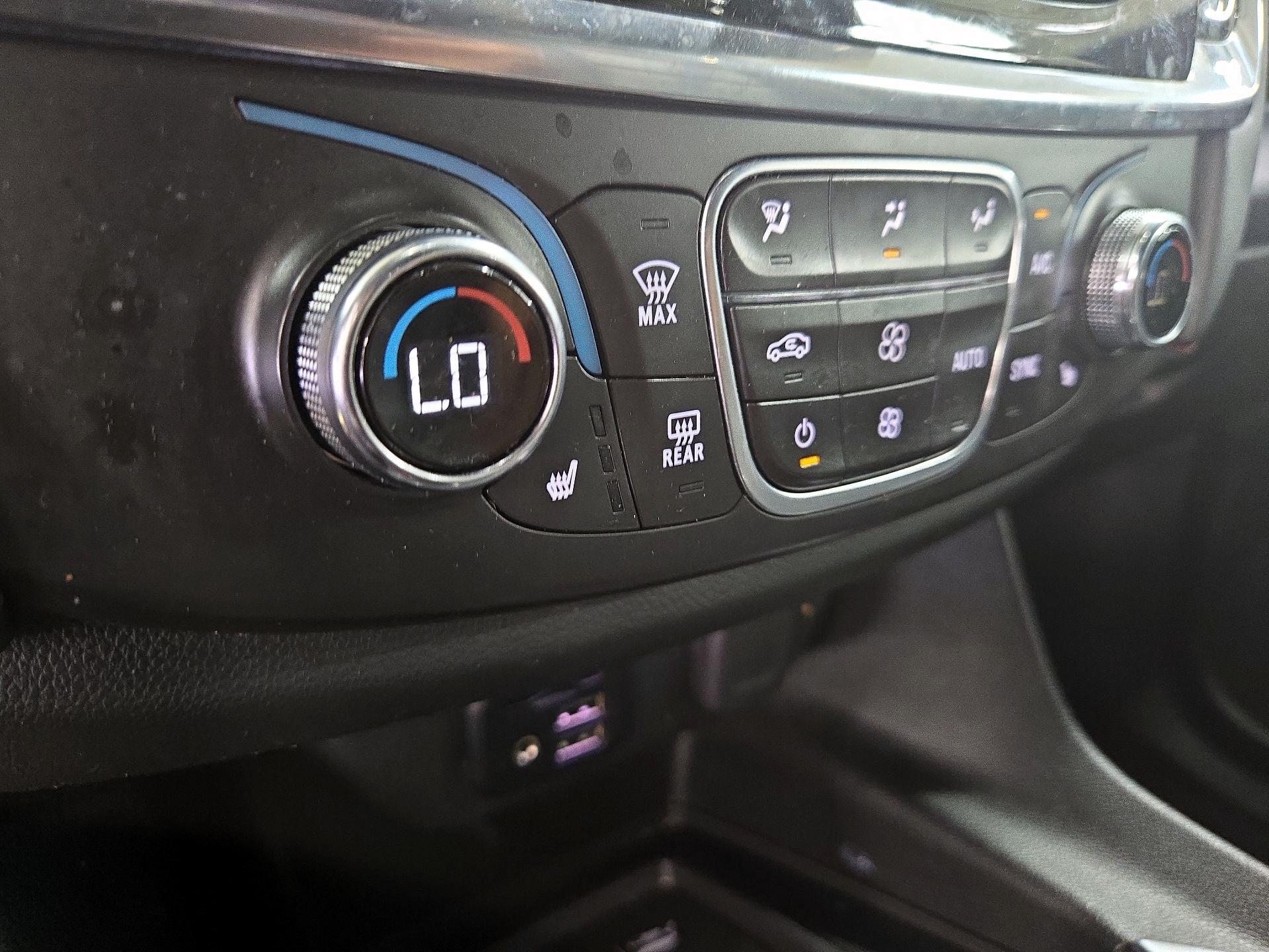 Thumbnail: 2023 Chevrolet Traverse - 17