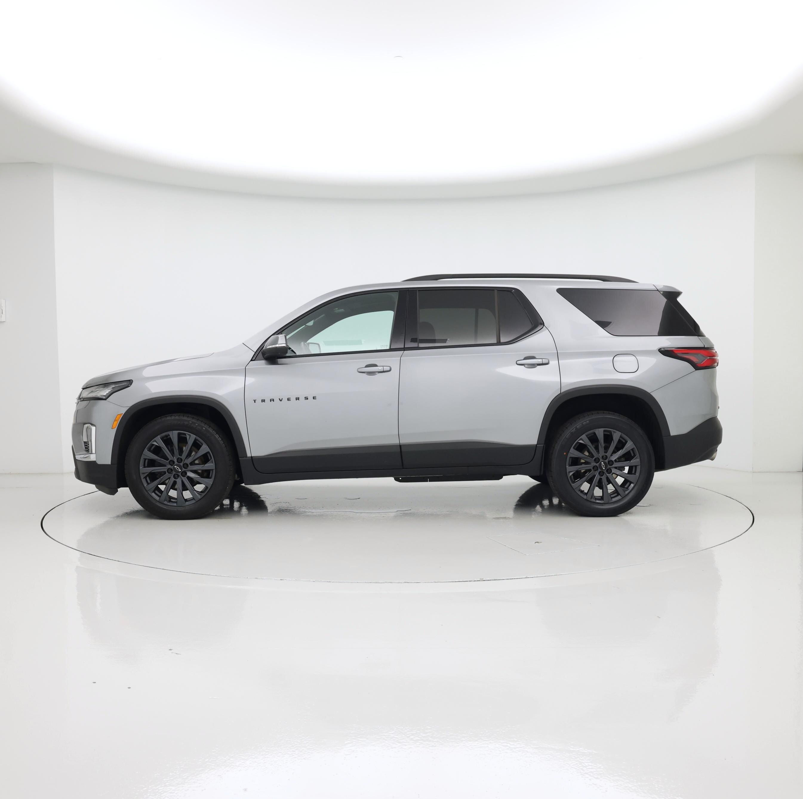 Thumbnail: 2023 Chevrolet Traverse - 3