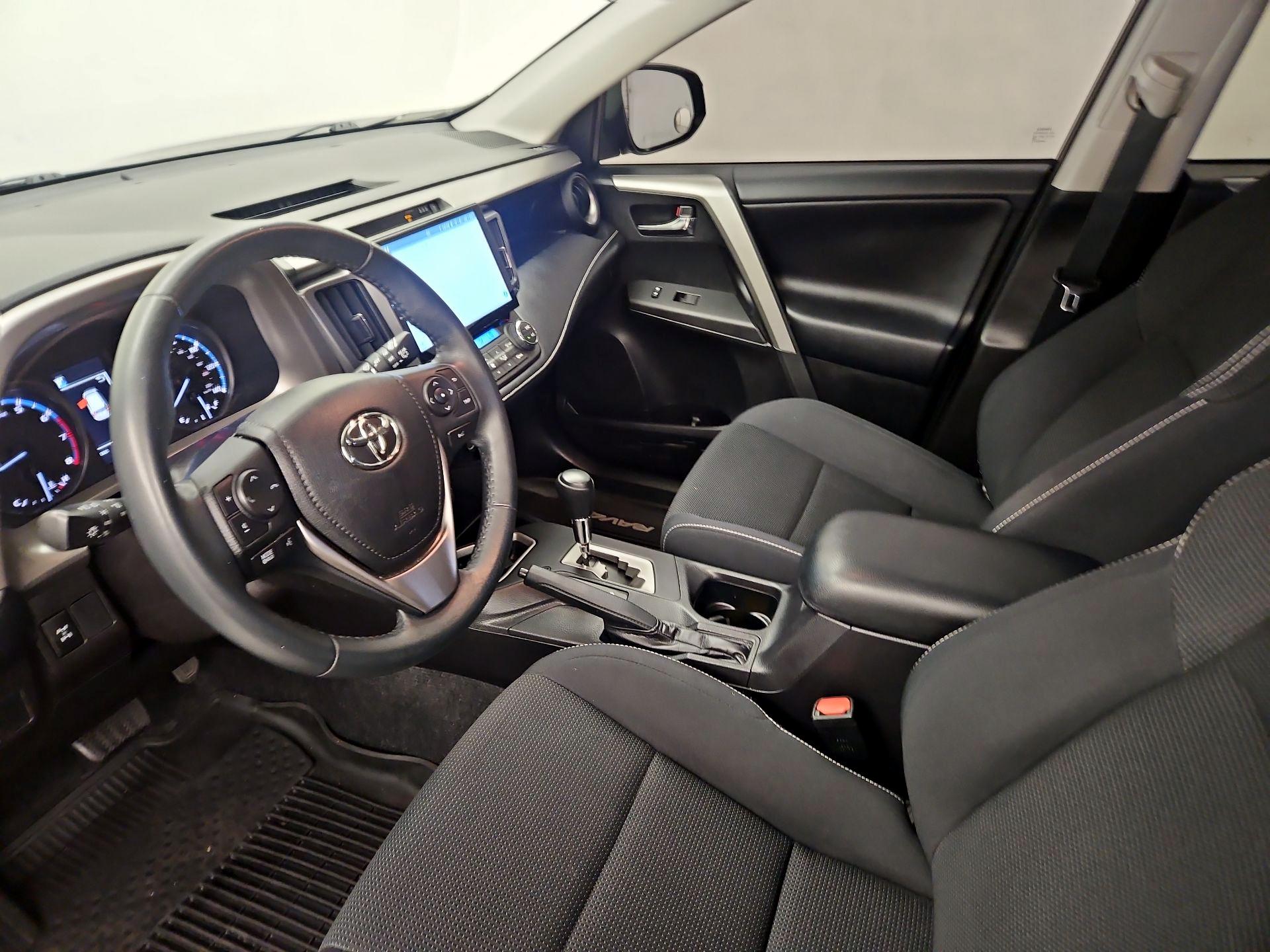 Thumbnail: 2018 Toyota RAV4 - 11