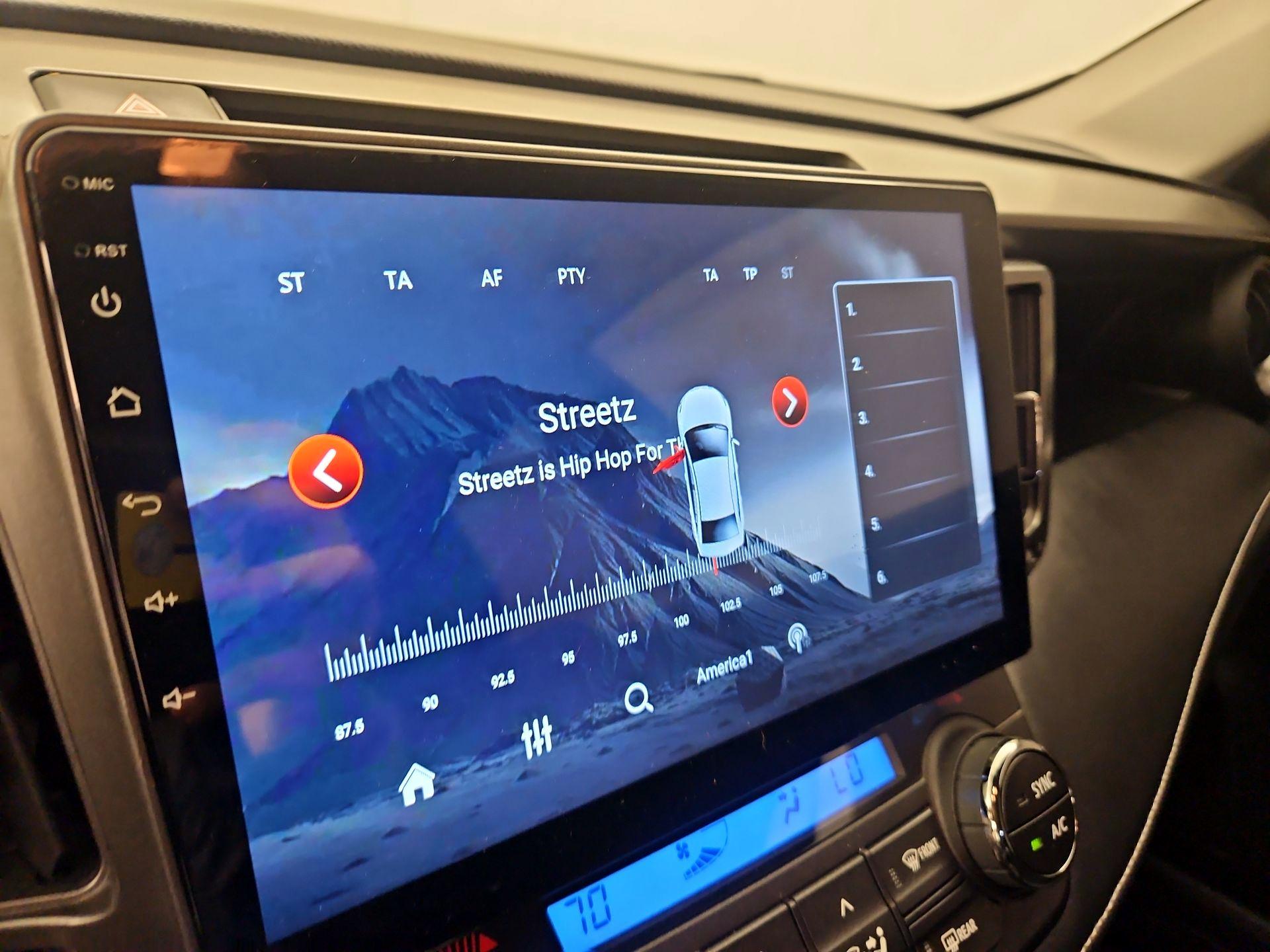 Thumbnail: 2018 Toyota RAV4 - 16