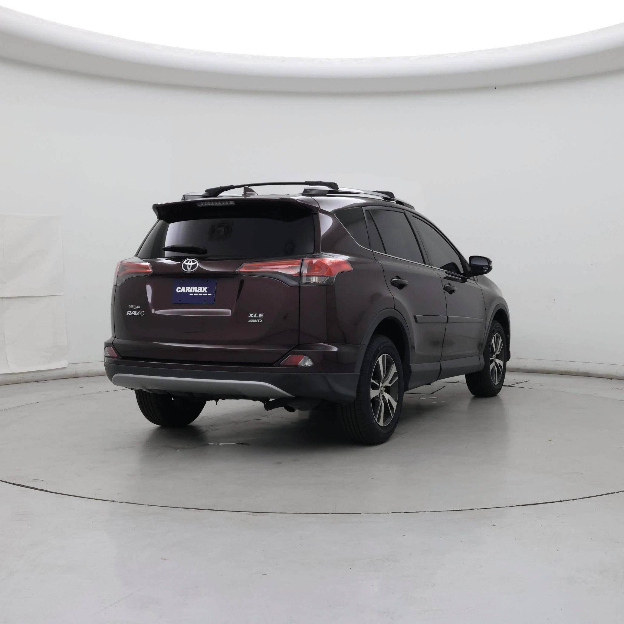 Thumbnail: 2018 Toyota RAV4 - 8