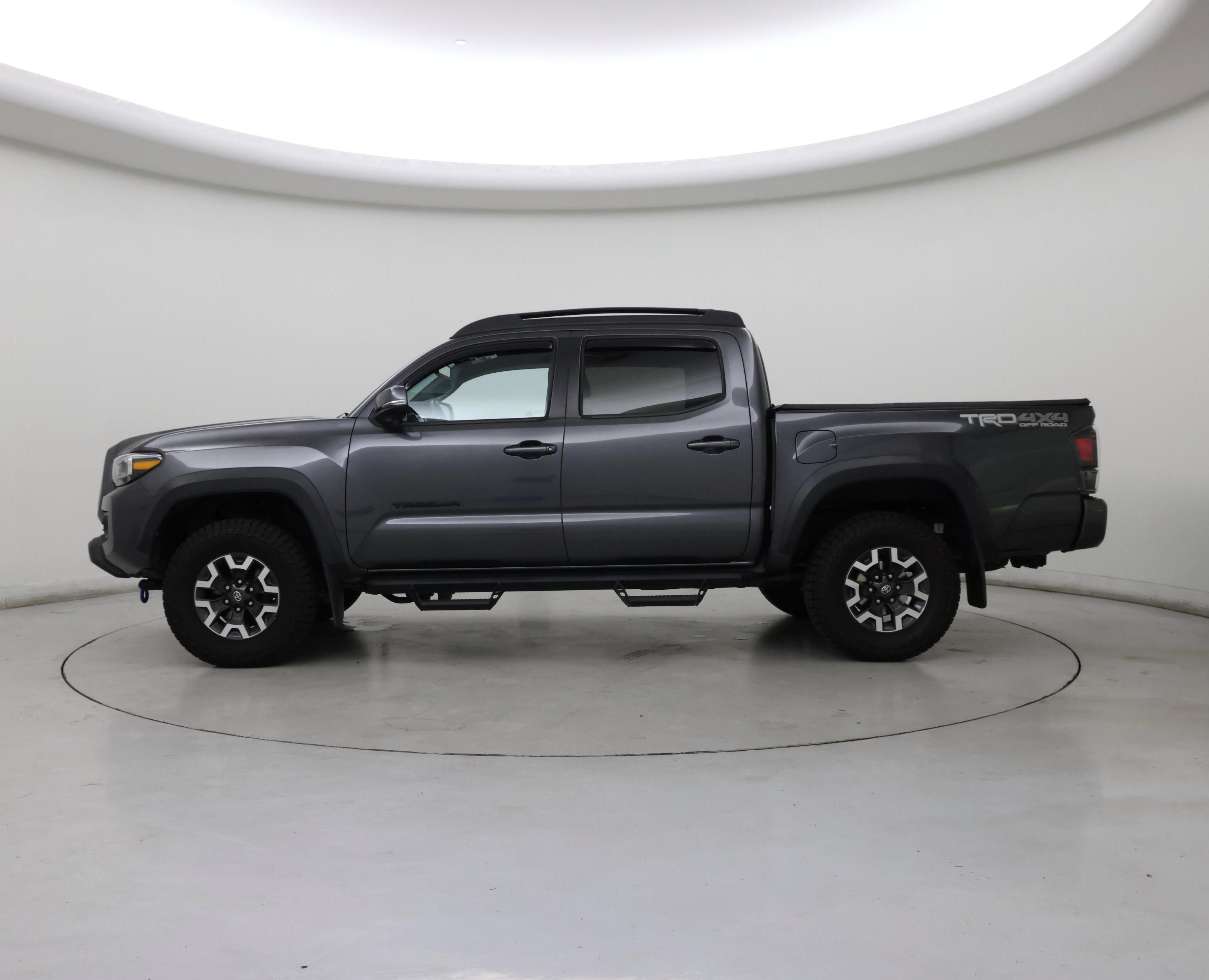 Thumbnail: 2021 Toyota Tacoma - 3
