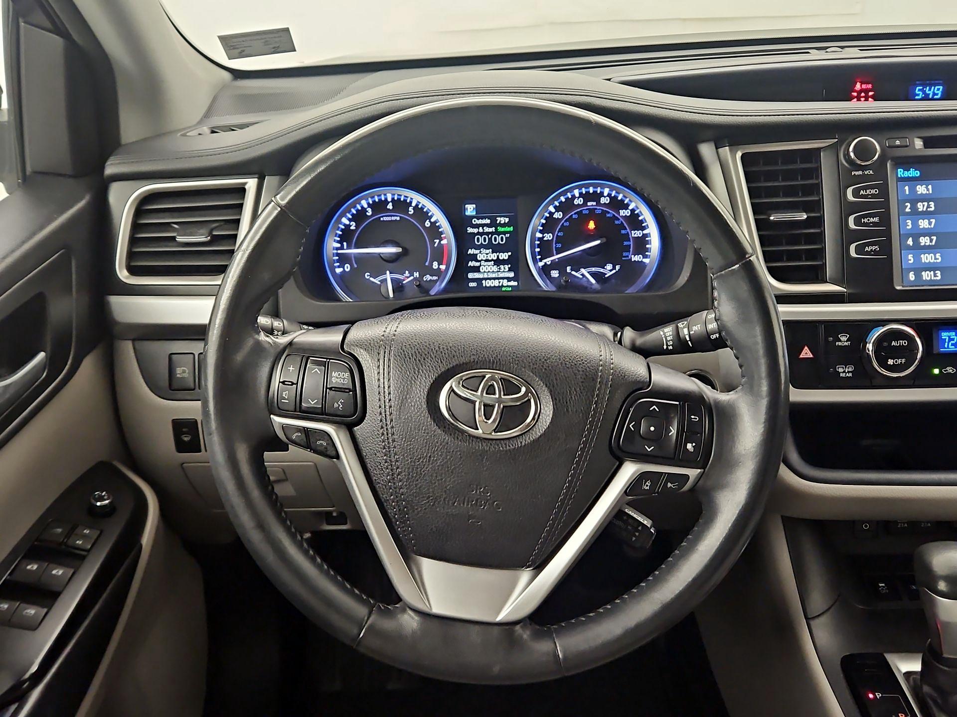 Thumbnail: 2017 Toyota Highlander - 10