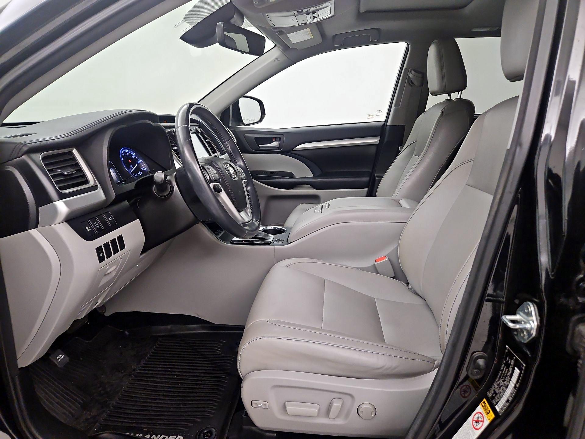 Thumbnail: 2017 Toyota Highlander - 11