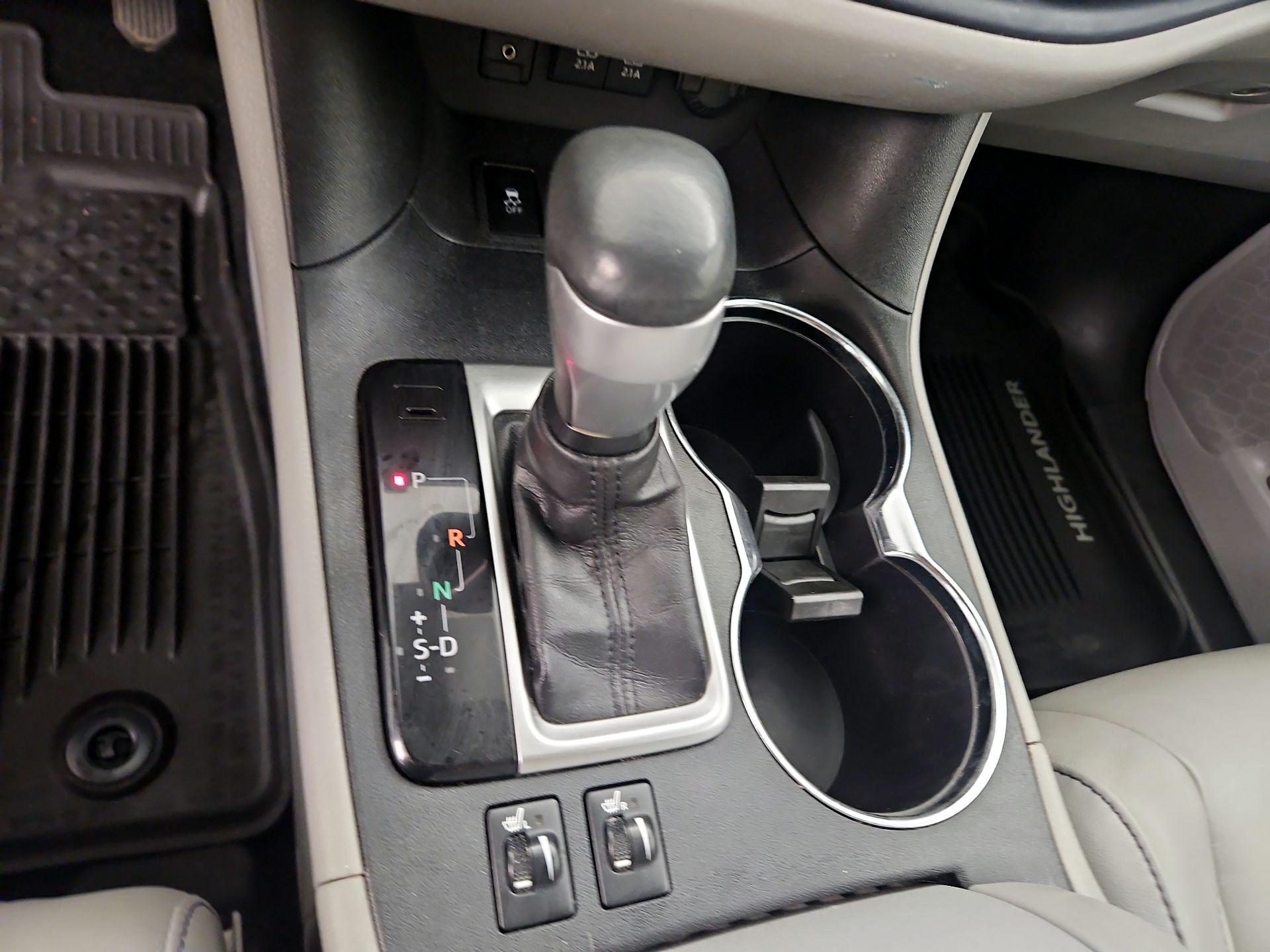Thumbnail: 2017 Toyota Highlander - 17