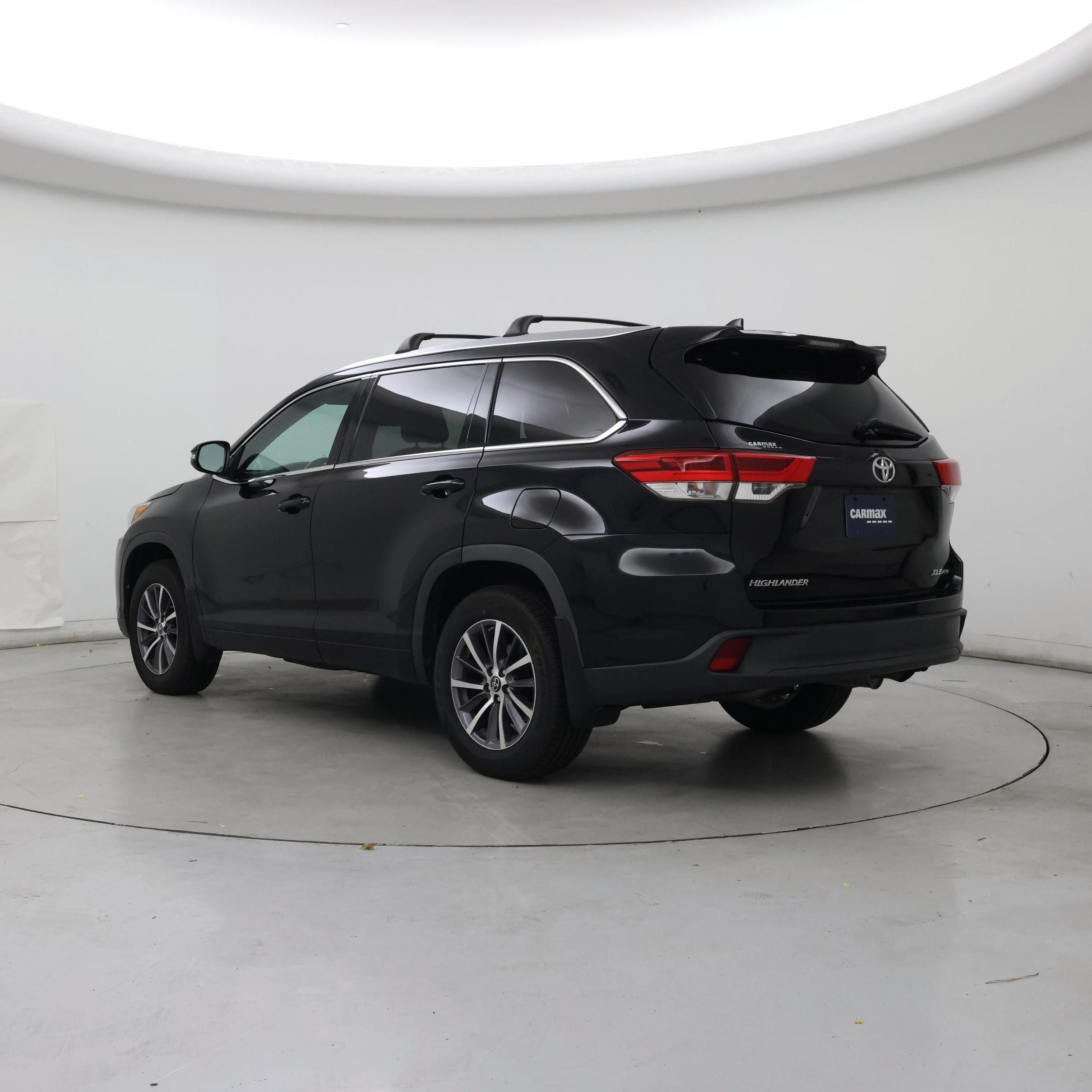 Thumbnail: 2017 Toyota Highlander - 2