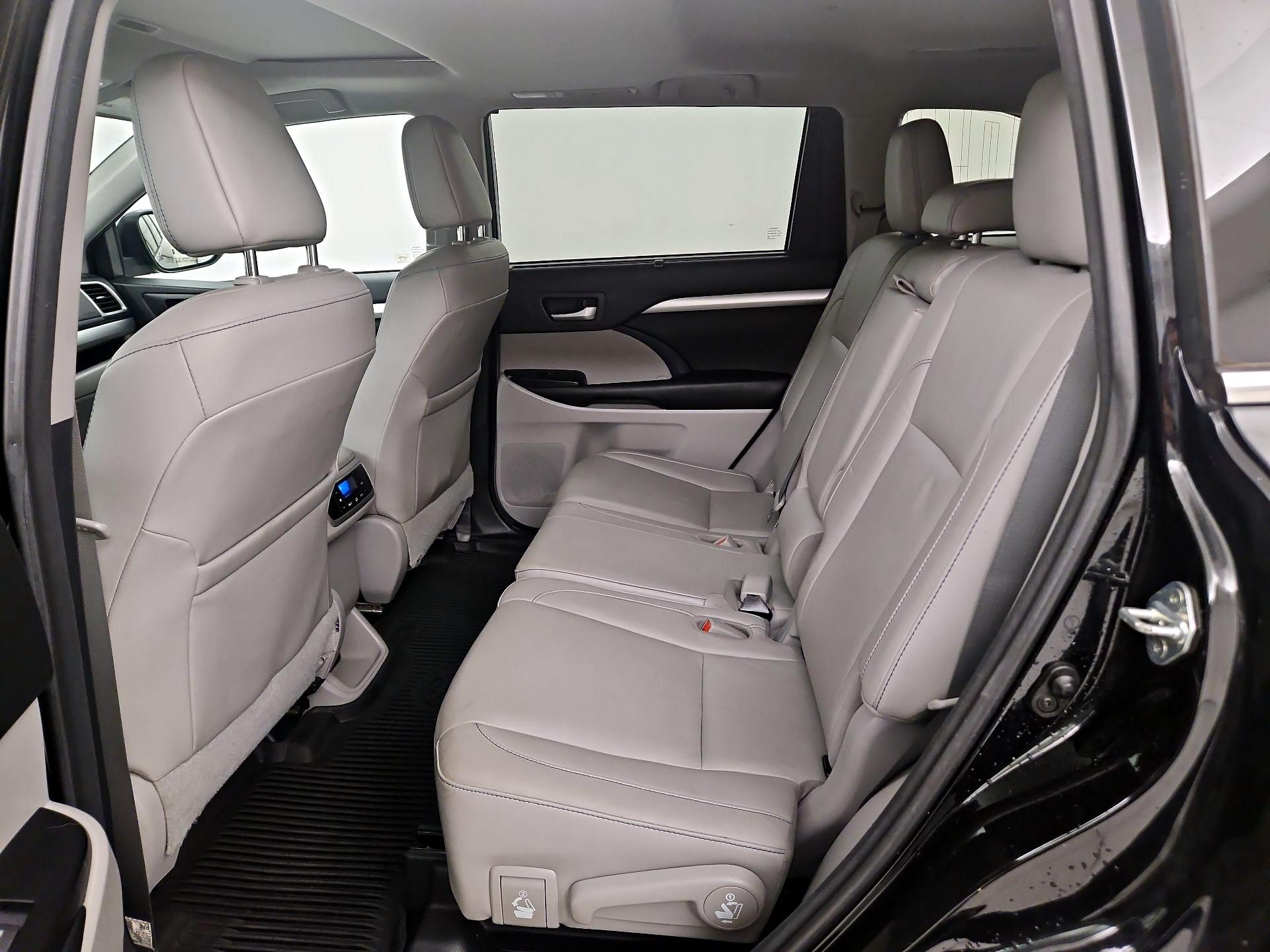 Thumbnail: 2017 Toyota Highlander - 20