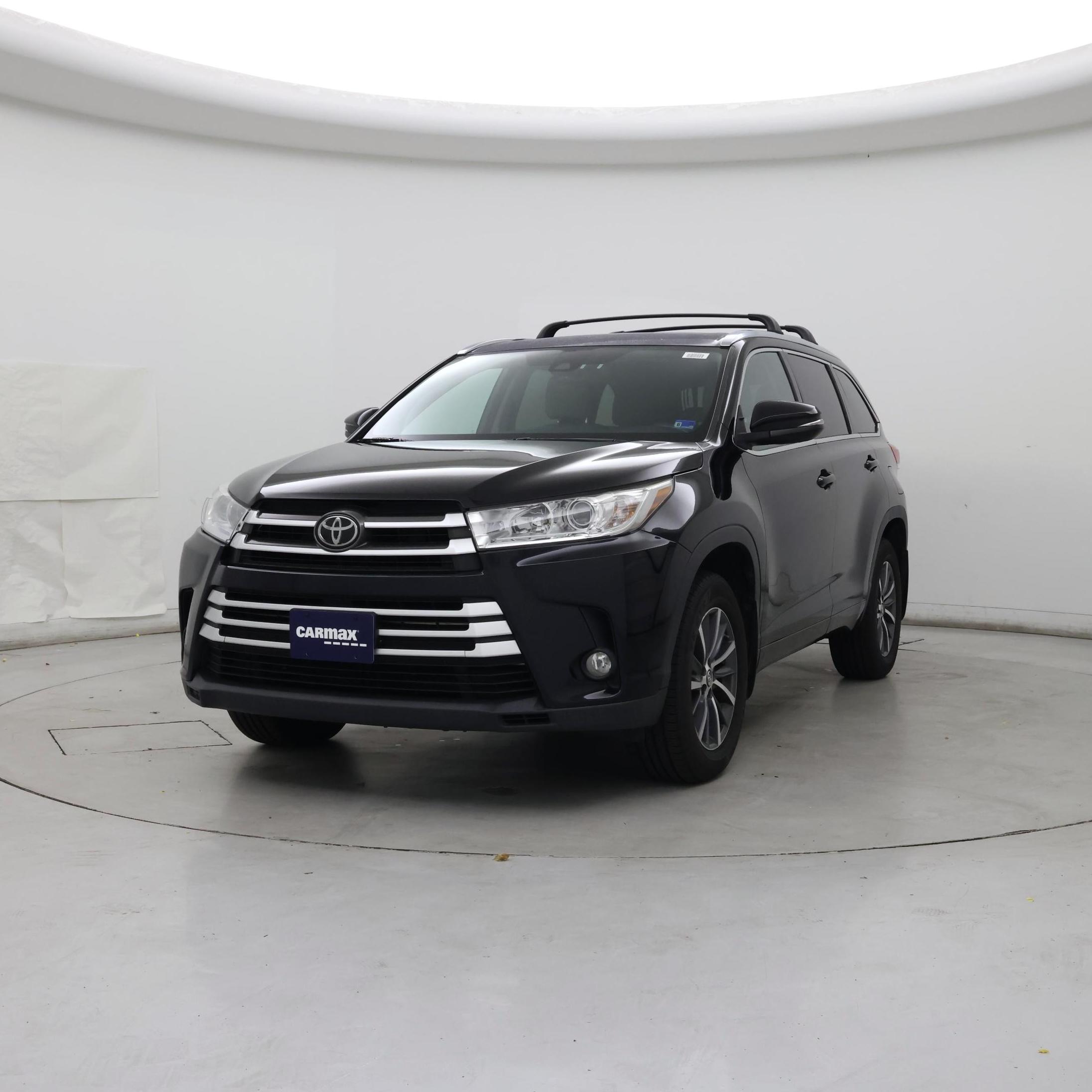 Thumbnail: 2017 Toyota Highlander - 4