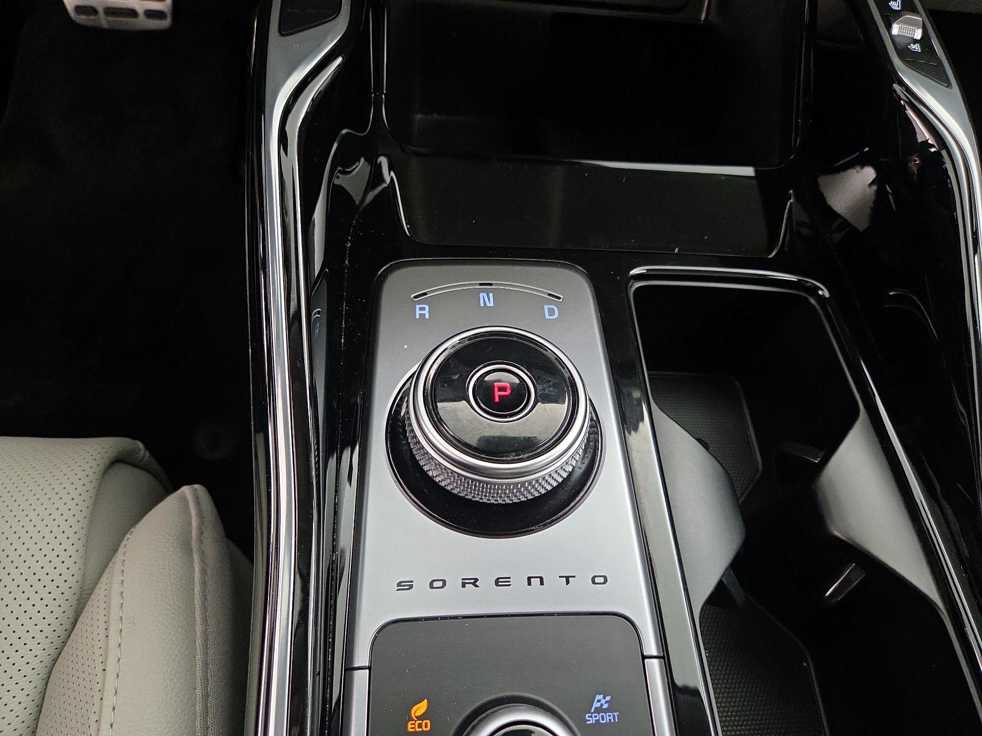 Thumbnail: 2023 Kia Sorento - 18