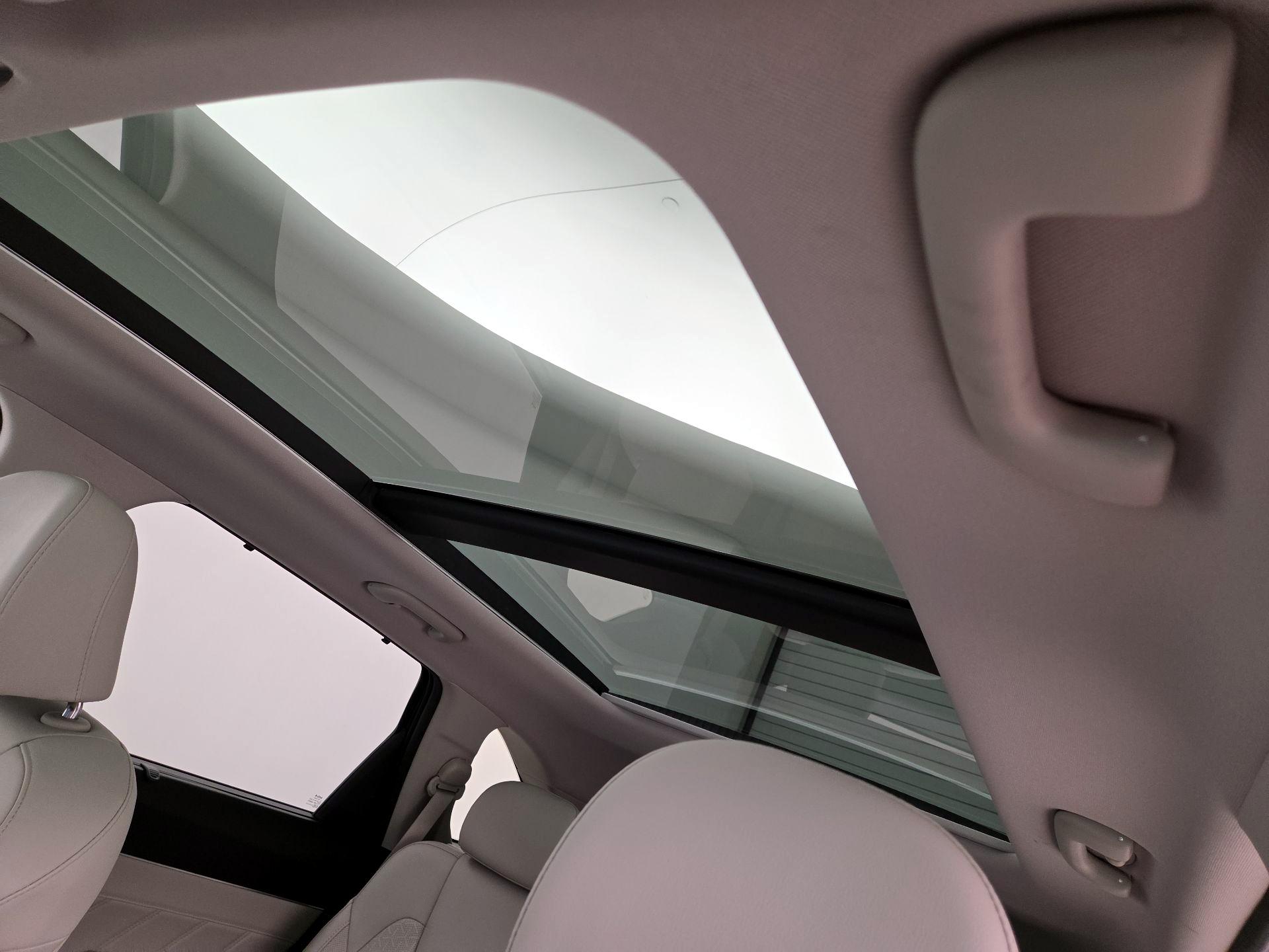 Thumbnail: 2023 Kia Sorento - 20