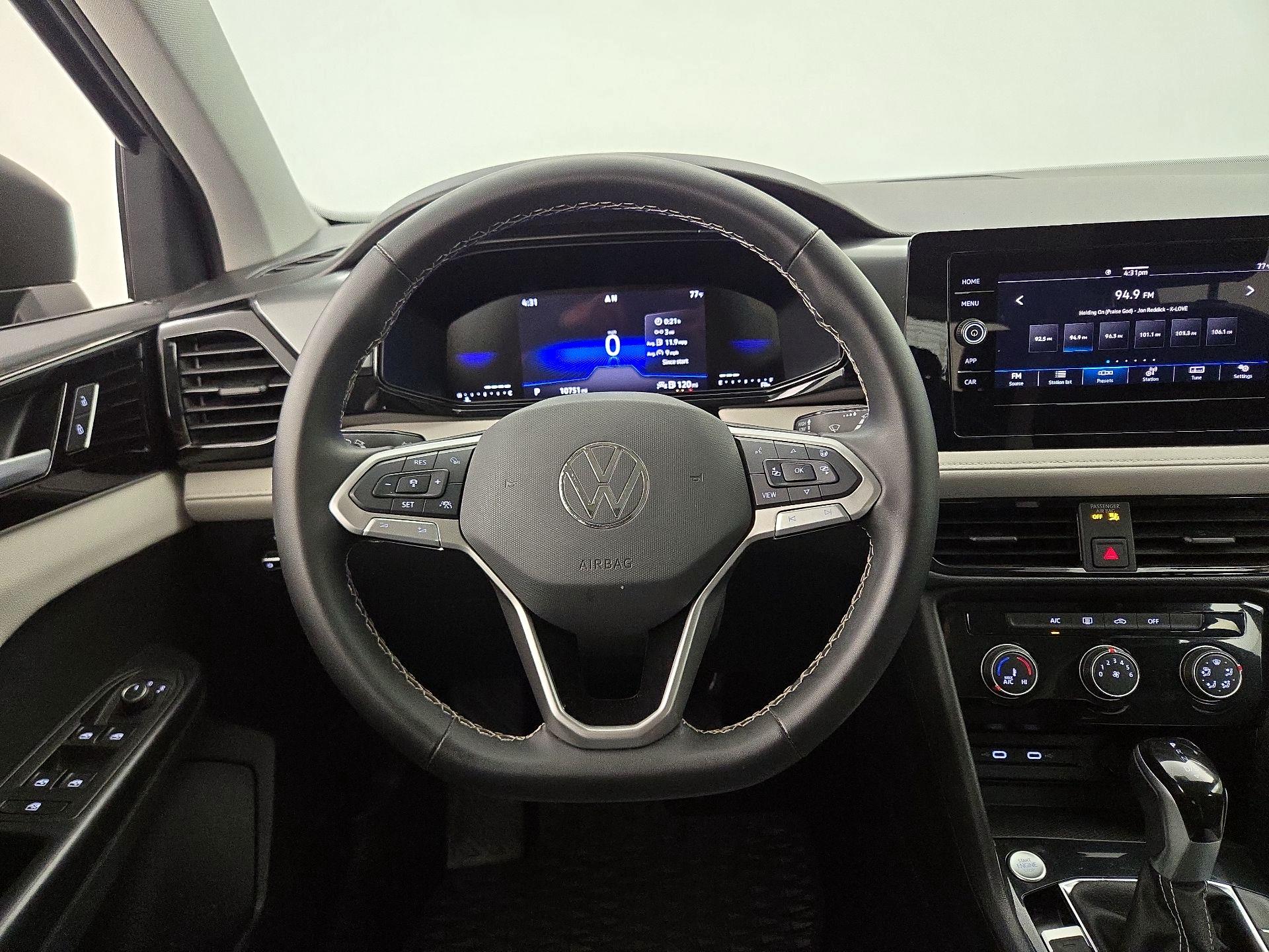 Thumbnail: 2025 Volkswagen Taos - 10