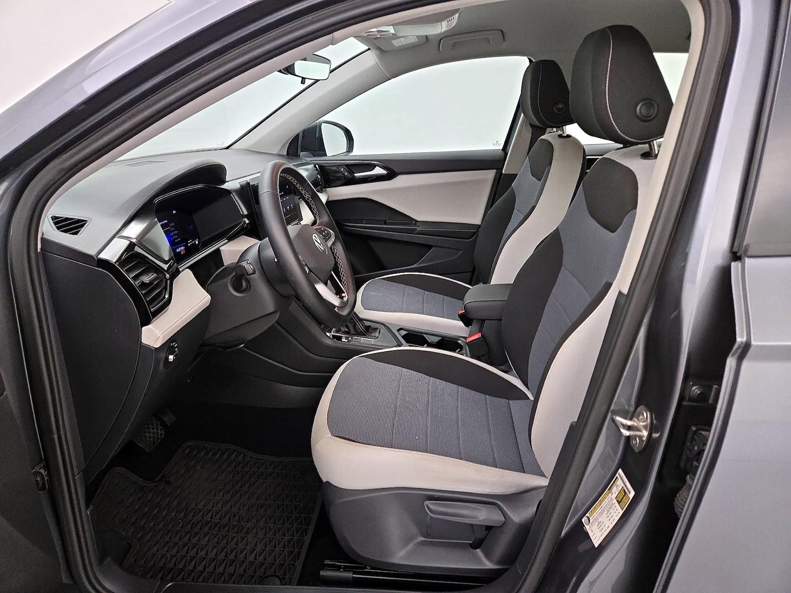 2025 Volkswagen Taos S - Photo 12