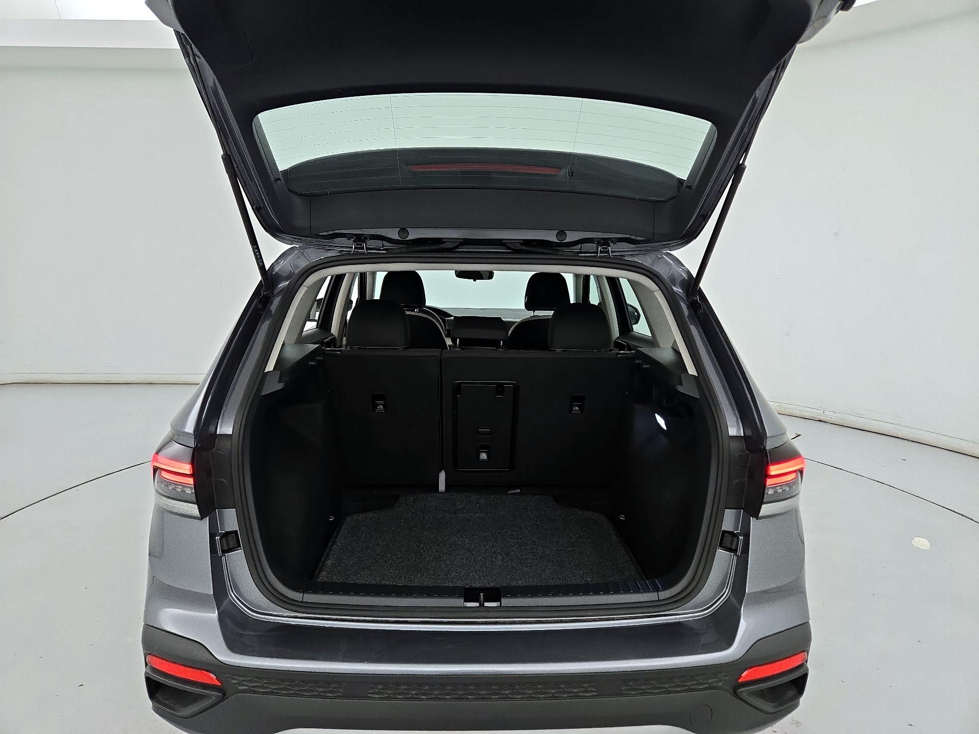 Thumbnail: 2025 Volkswagen Taos - 20