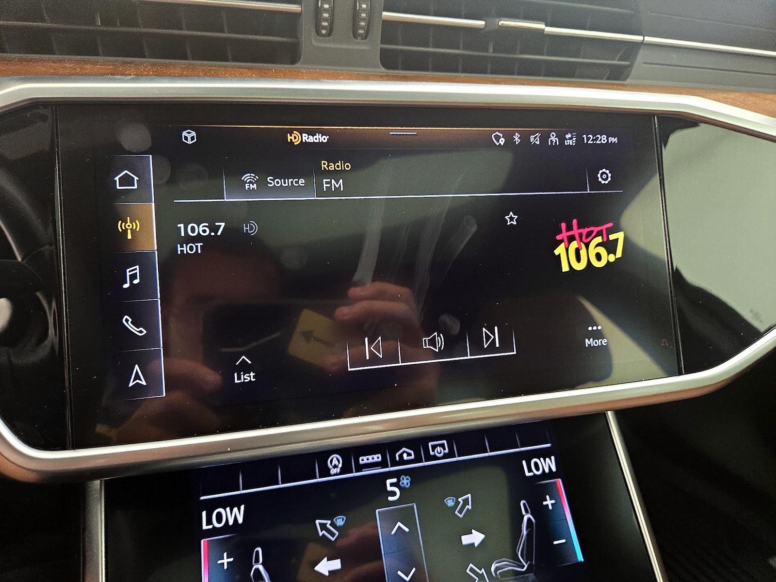 2023 Audi A6 Premium - Photo 17