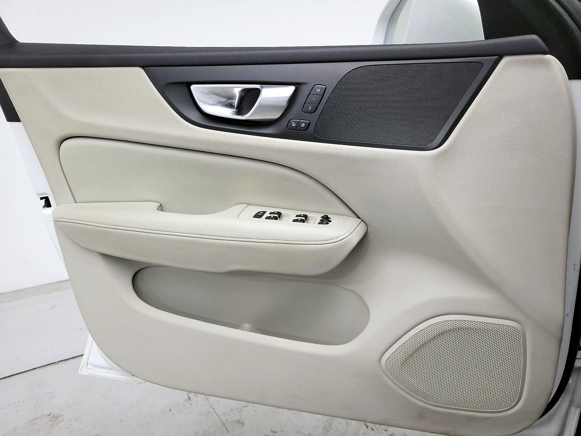 Thumbnail: 2025 Volvo S60 - 12