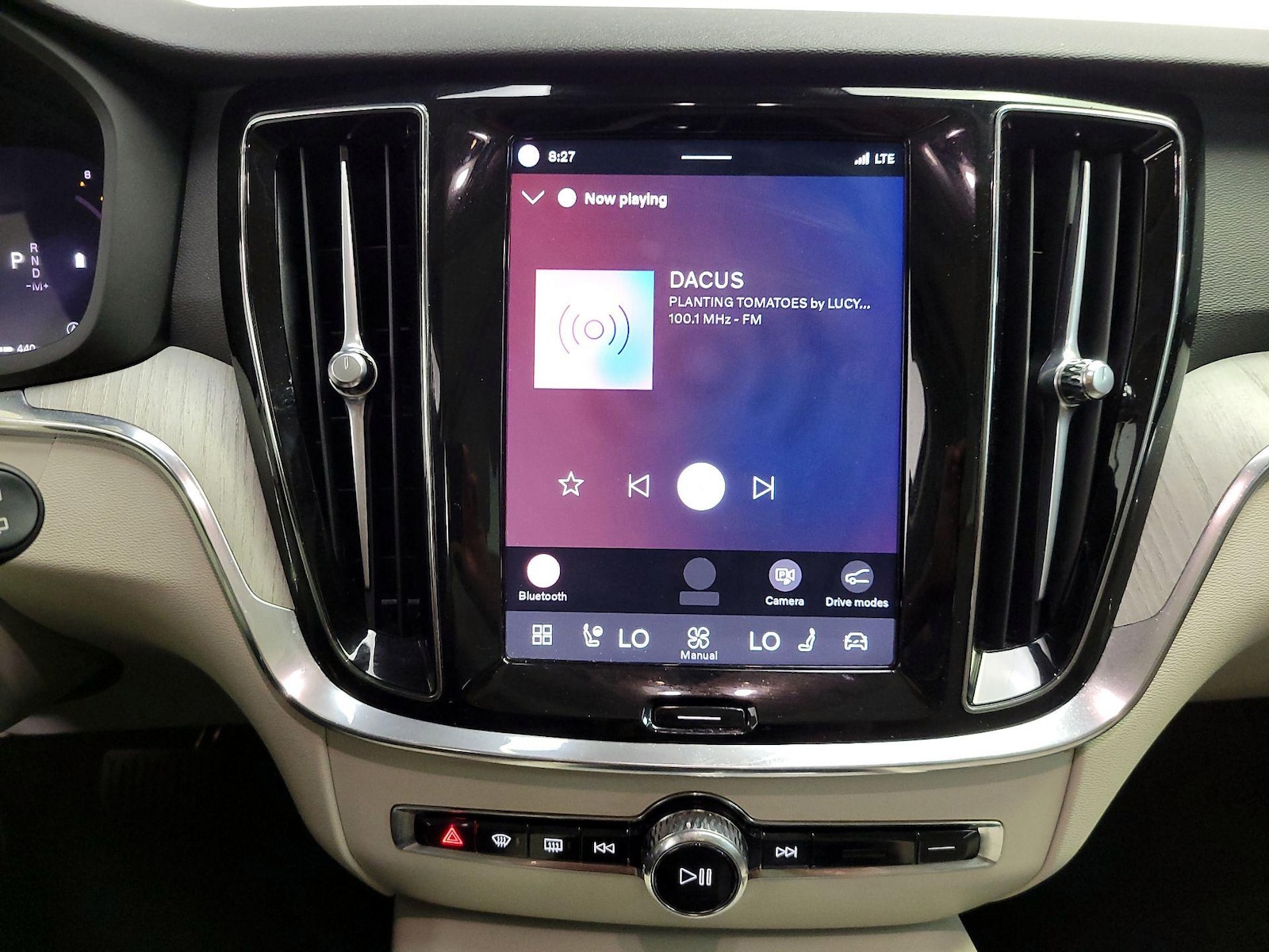 2025 Volvo V60 Cross Country Plus - Photo 17
