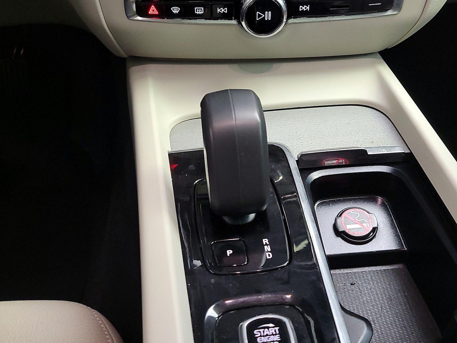 2025 Volvo V60 Cross Country Plus - Photo 19