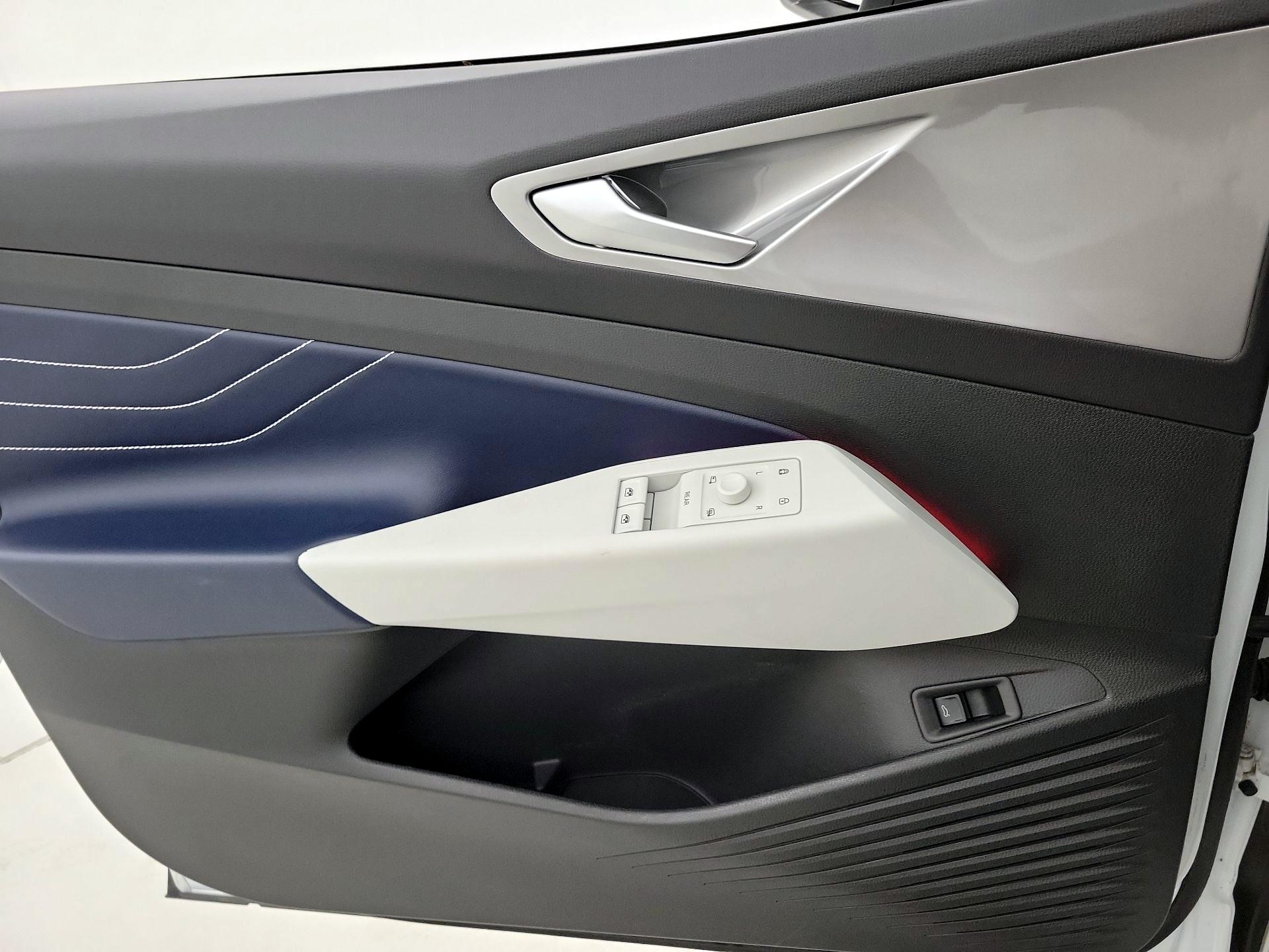 Thumbnail: 2023 Volkswagen ID.4 - 12