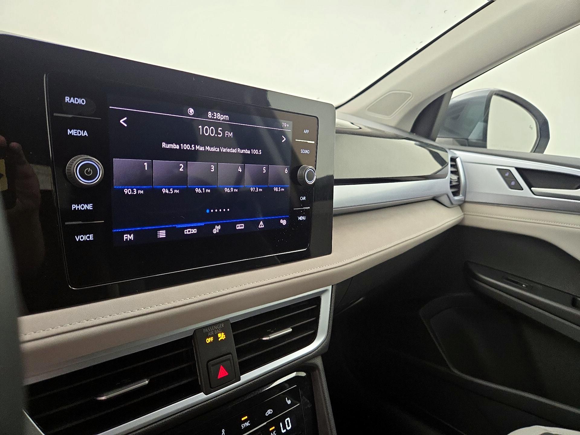 Thumbnail: 2025 Volkswagen Taos - 15
