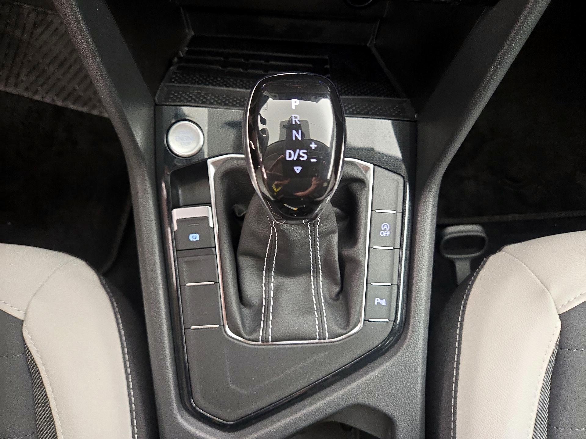 Thumbnail: 2025 Volkswagen Taos - 17