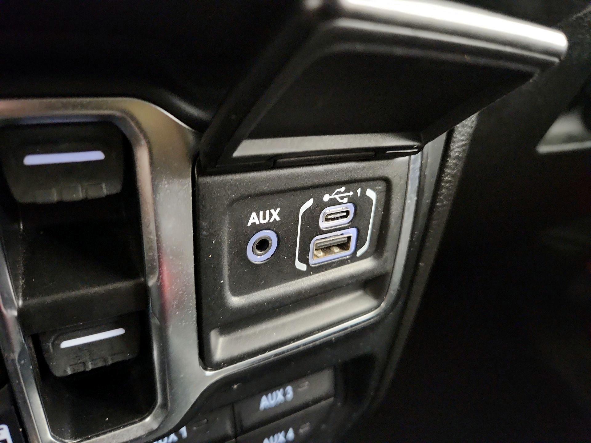 Thumbnail: 2024 Jeep Wrangler - 16