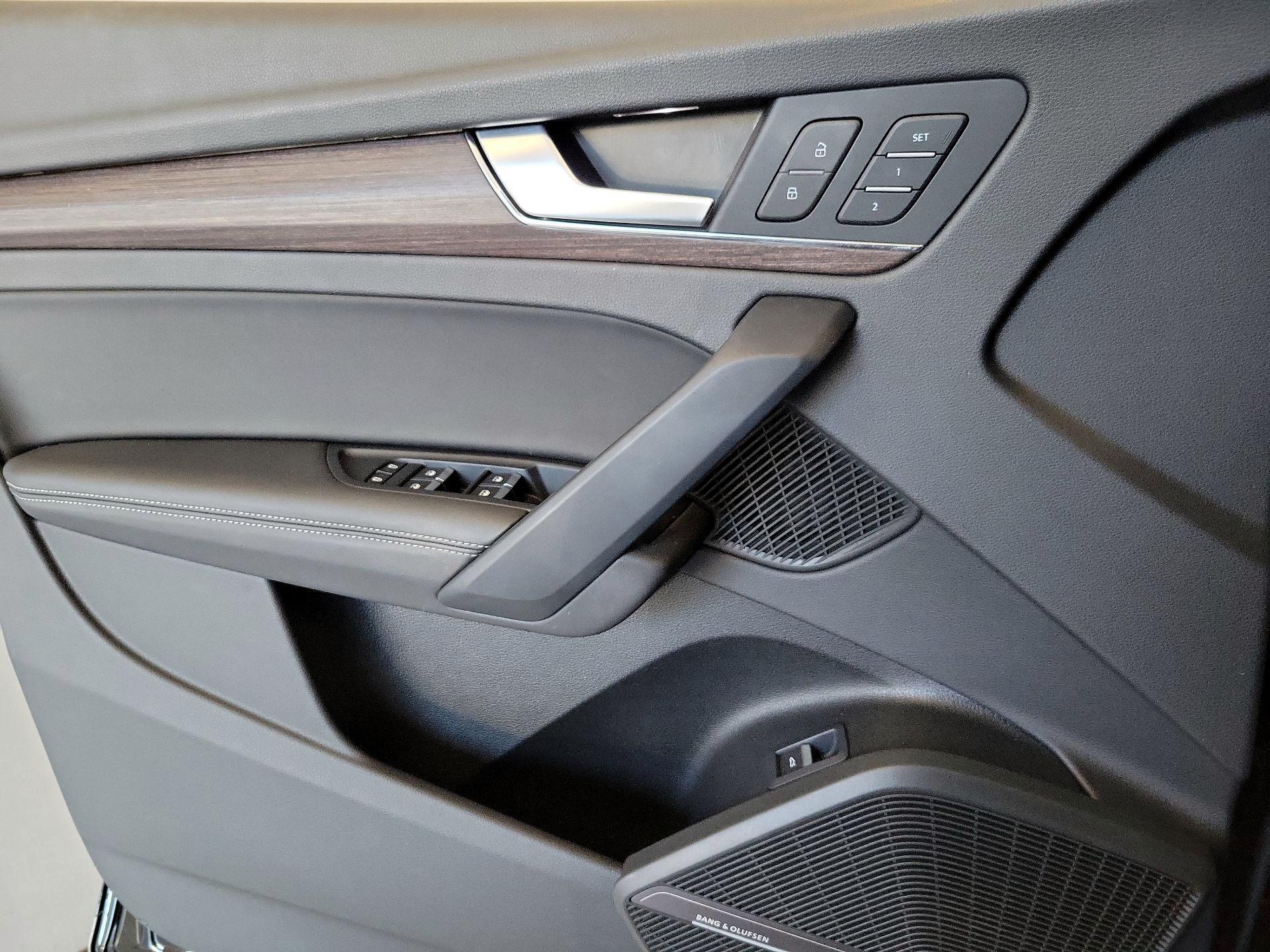 Thumbnail: 2023 Audi Q5 - 12