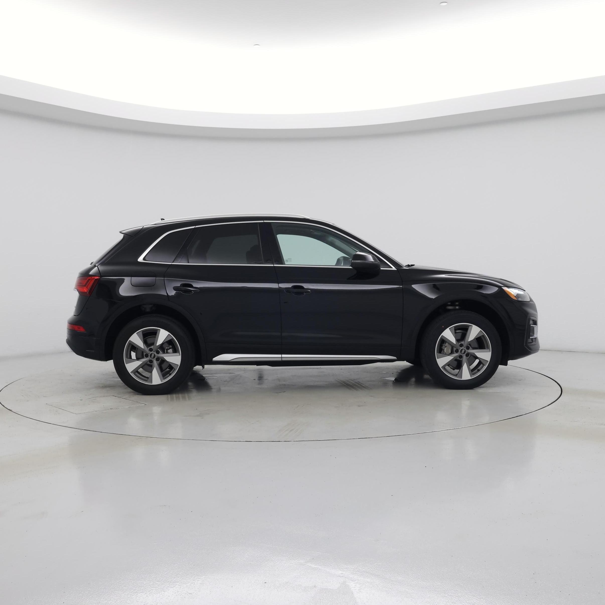 Thumbnail: 2023 Audi Q5 - 7