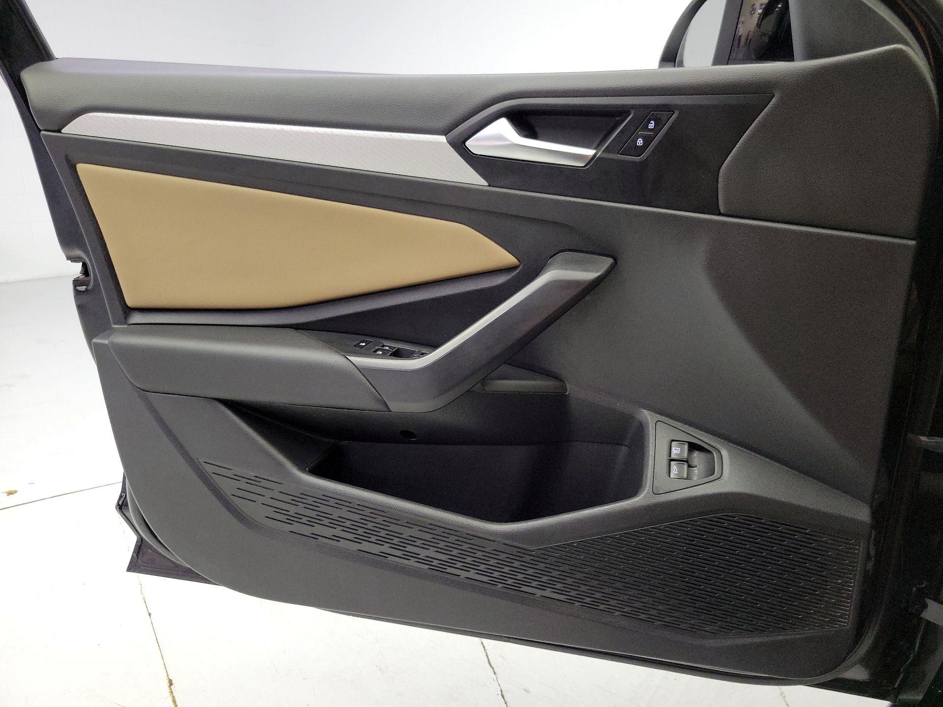 Thumbnail: 2021 Volkswagen Jetta - 12