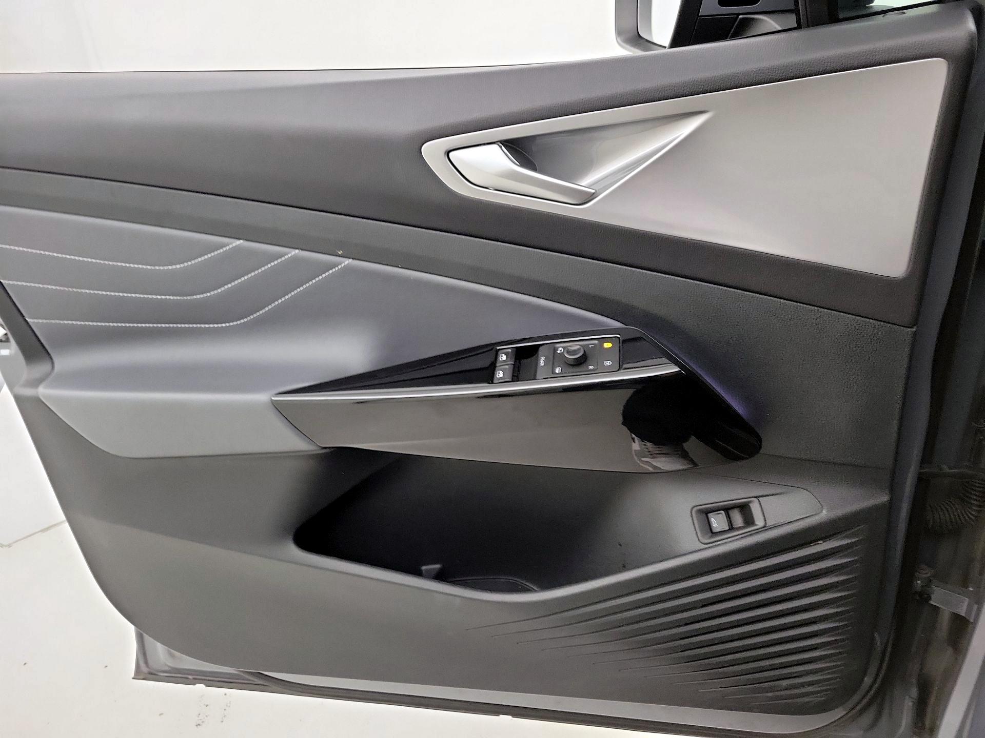 Thumbnail: 2023 Volkswagen ID.4 - 12