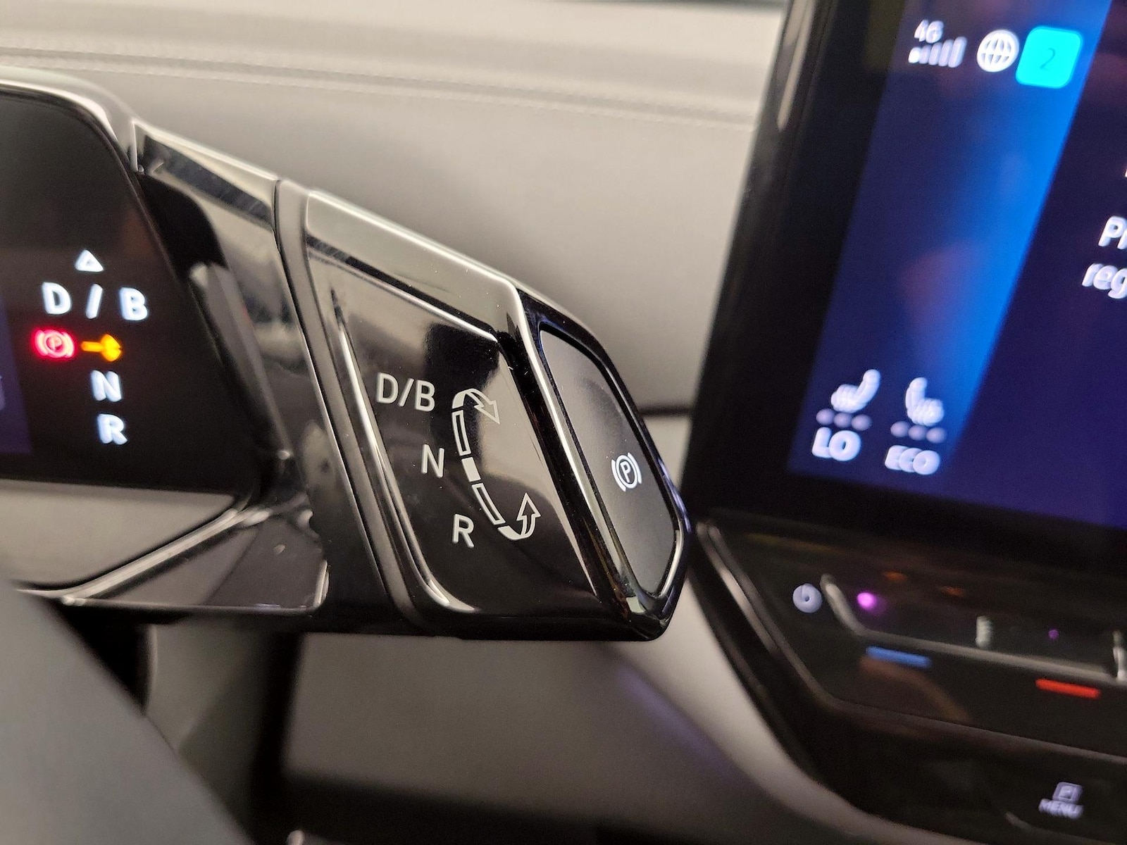 2023 Volkswagen ID.4 PRO S - Photo 18
