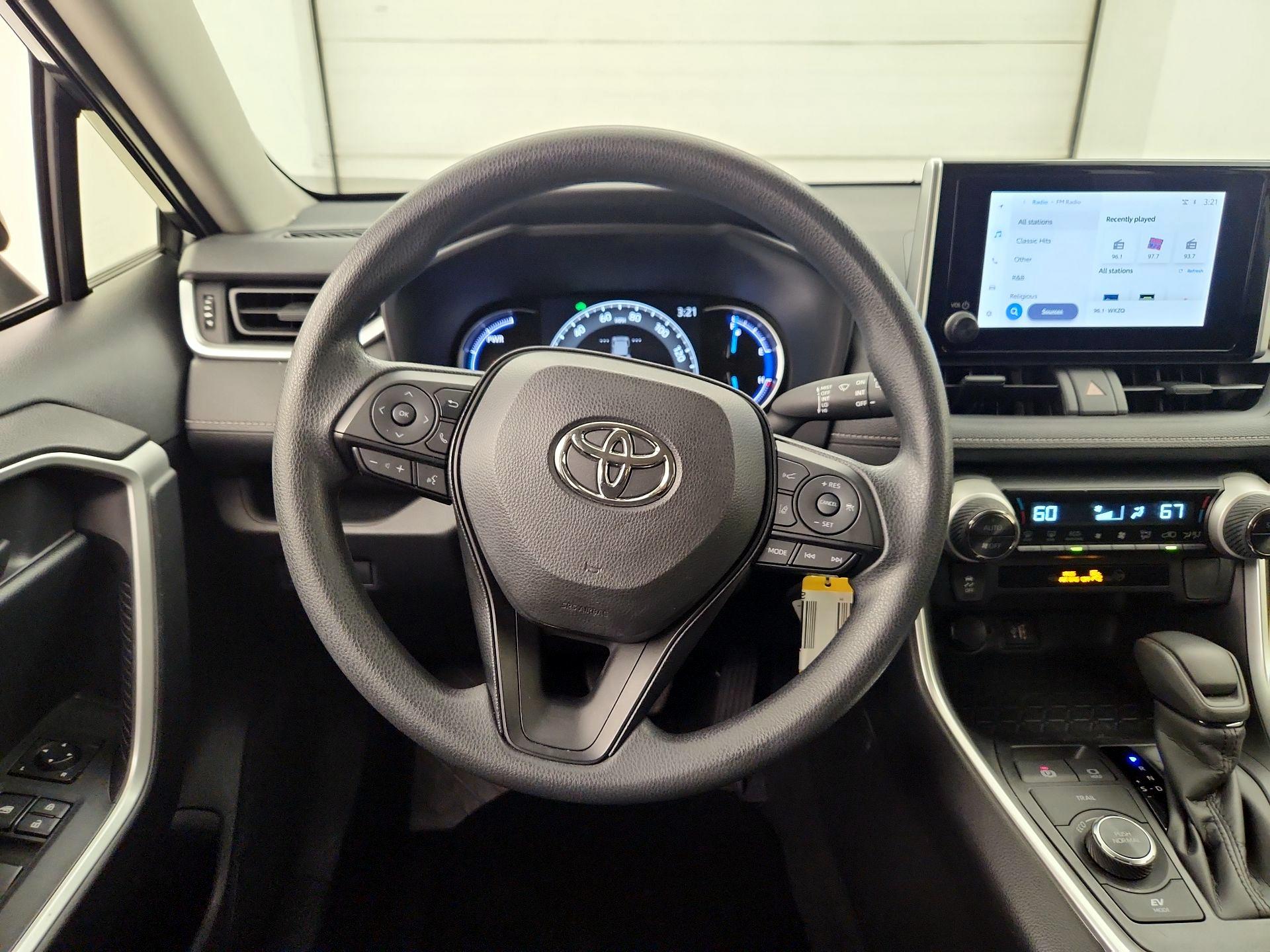 Thumbnail: 2025 Toyota RAV4 - 10