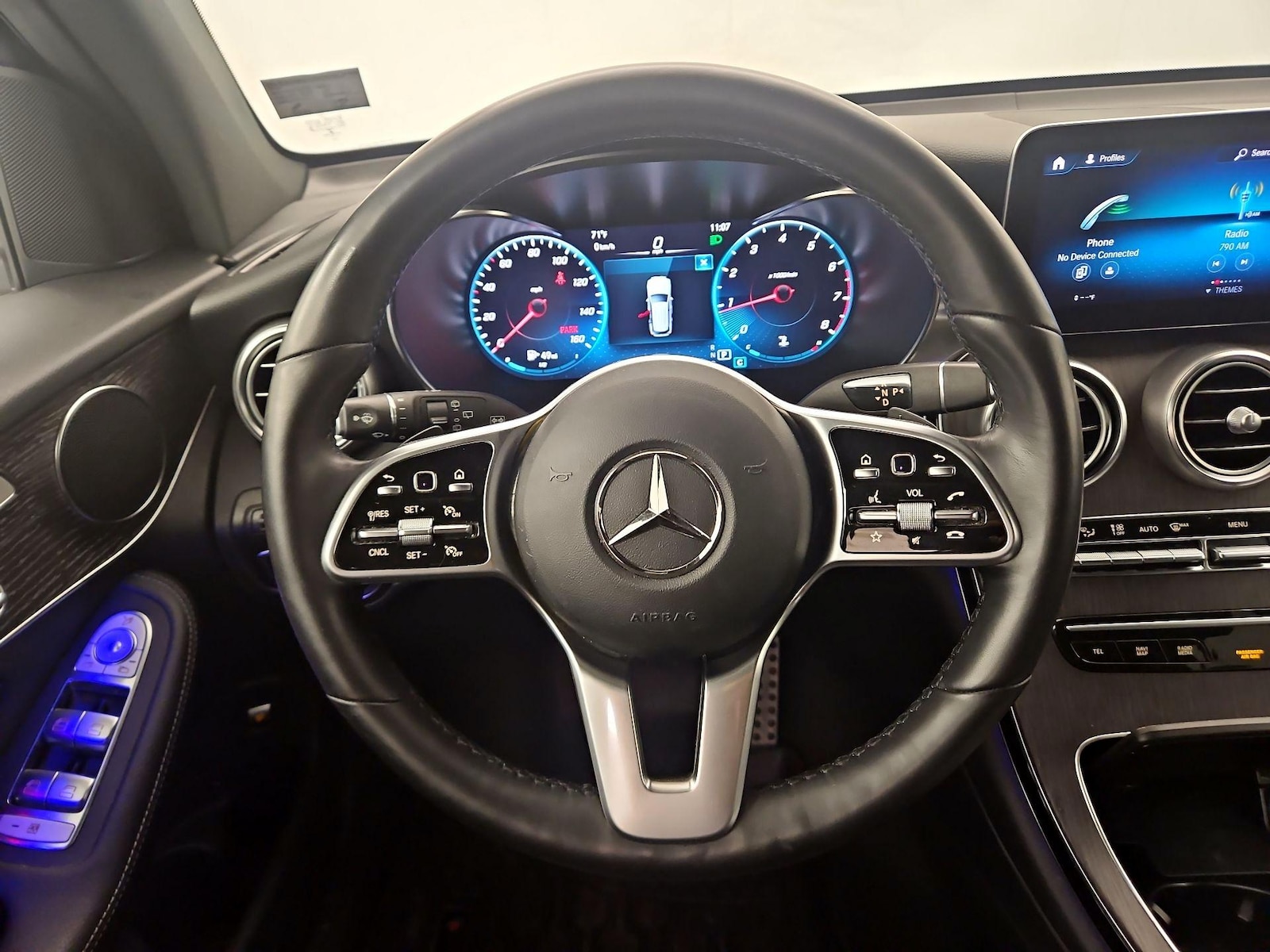 2022 Mercedes-Benz GLC GLC300 - Photo 11