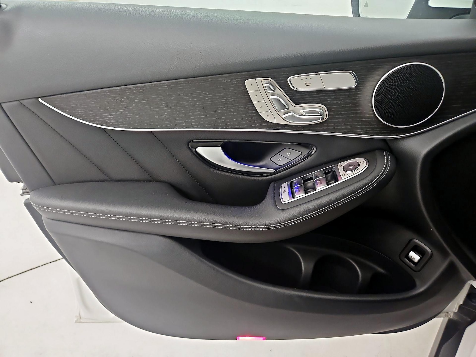 2022 Mercedes-Benz GLC GLC300 - Photo 13