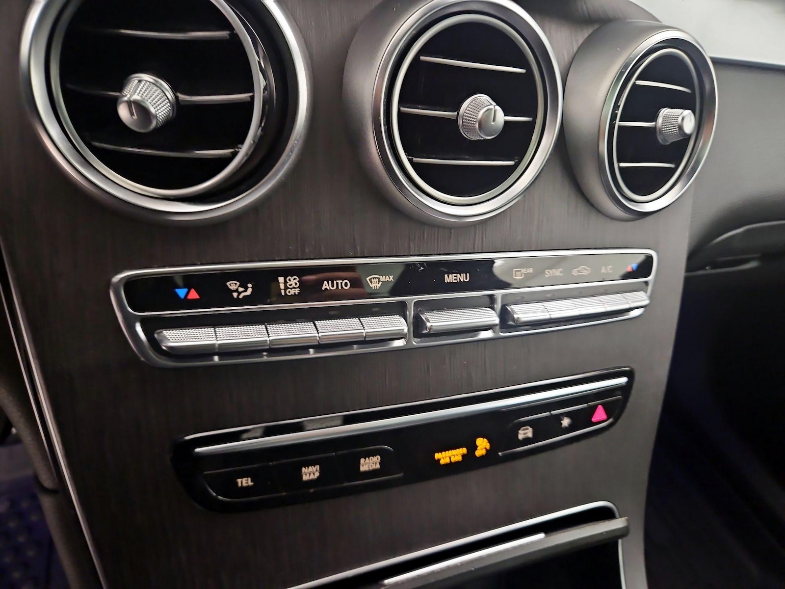 2022 Mercedes-Benz GLC GLC300 - Photo 17