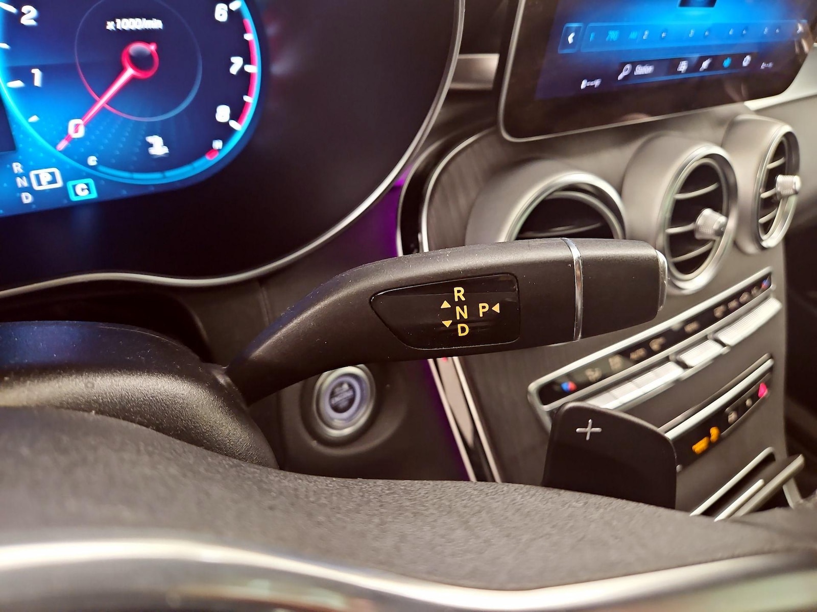 2022 Mercedes-Benz GLC GLC300 - Photo 18