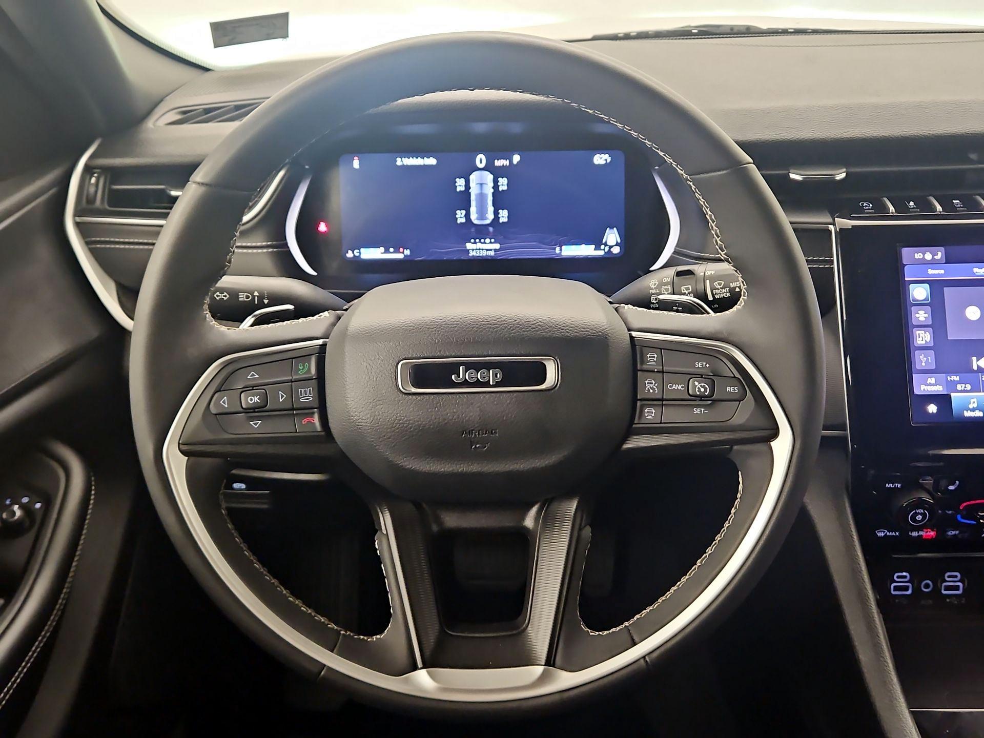Thumbnail: 2023 Jeep Grand Cherokee - 10