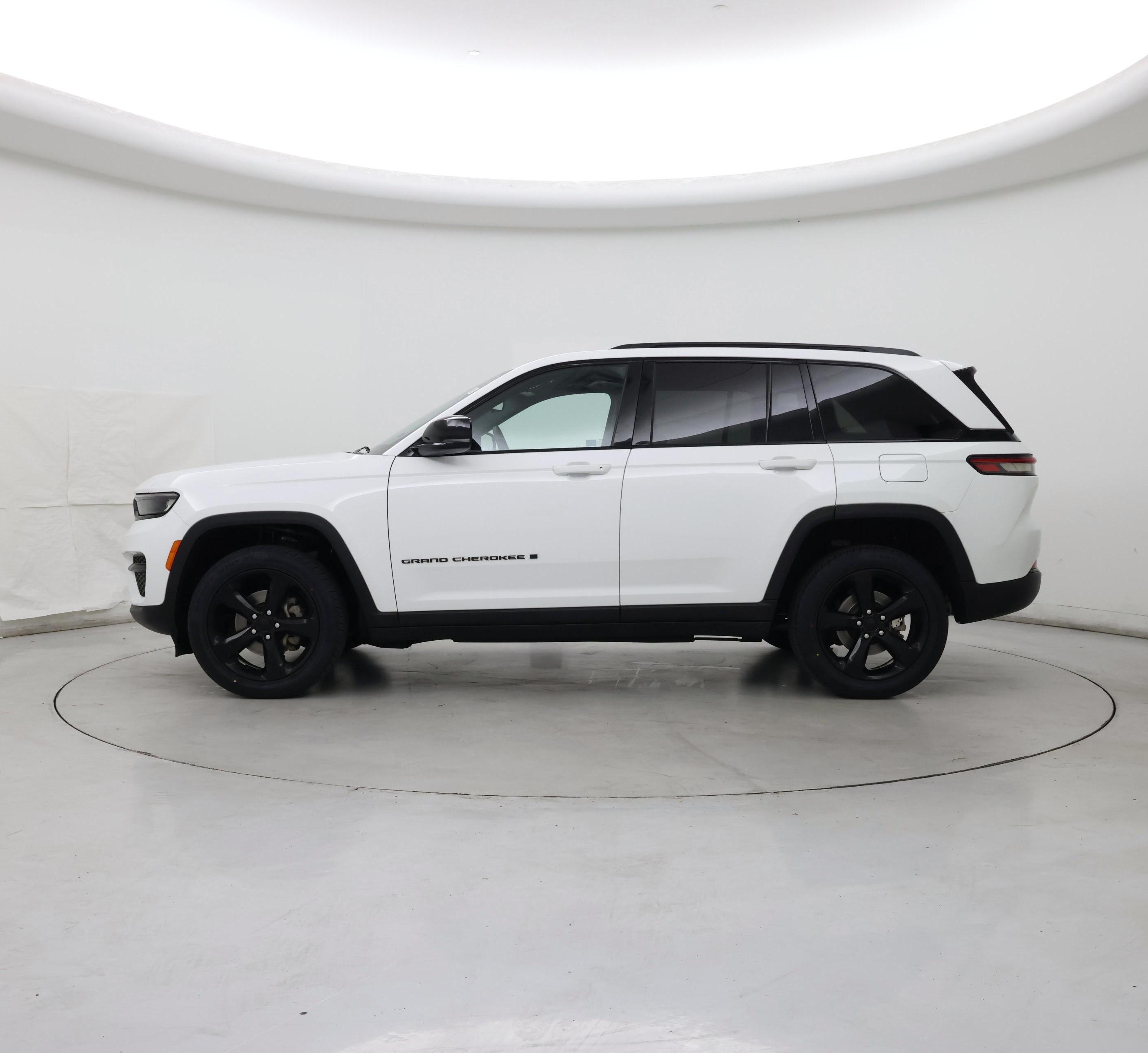Thumbnail: 2023 Jeep Grand Cherokee - 3